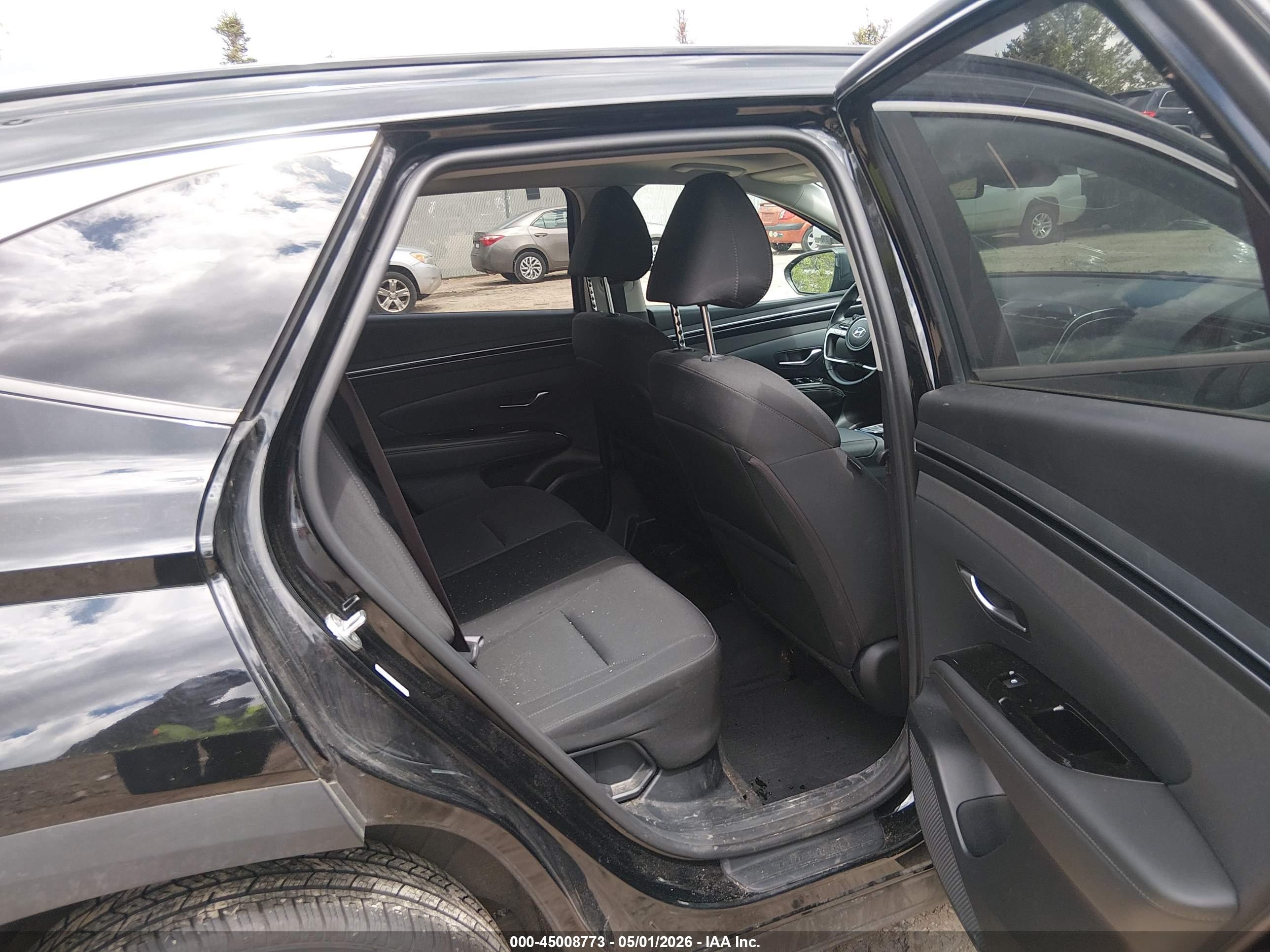 HYUNDAI TUCSON image 8