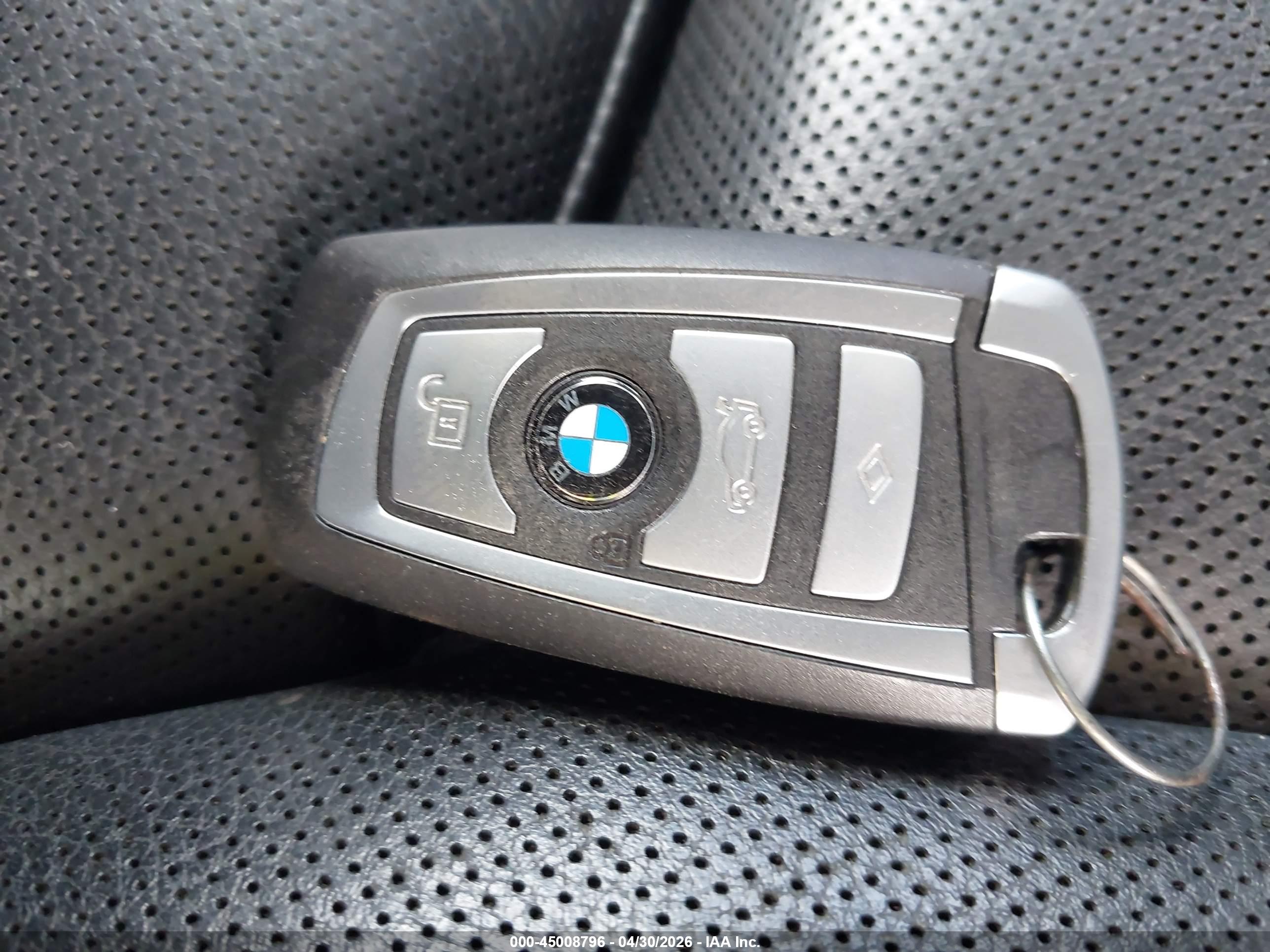 BMW 750I image 11
