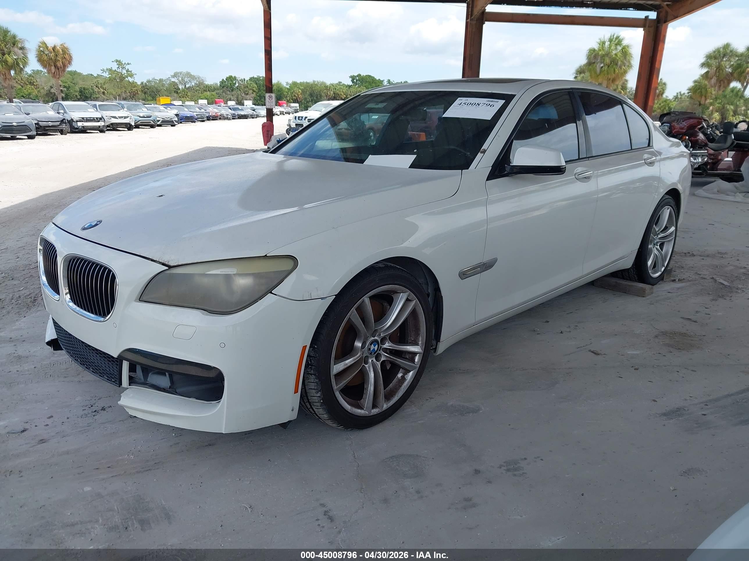 BMW 750I image 2