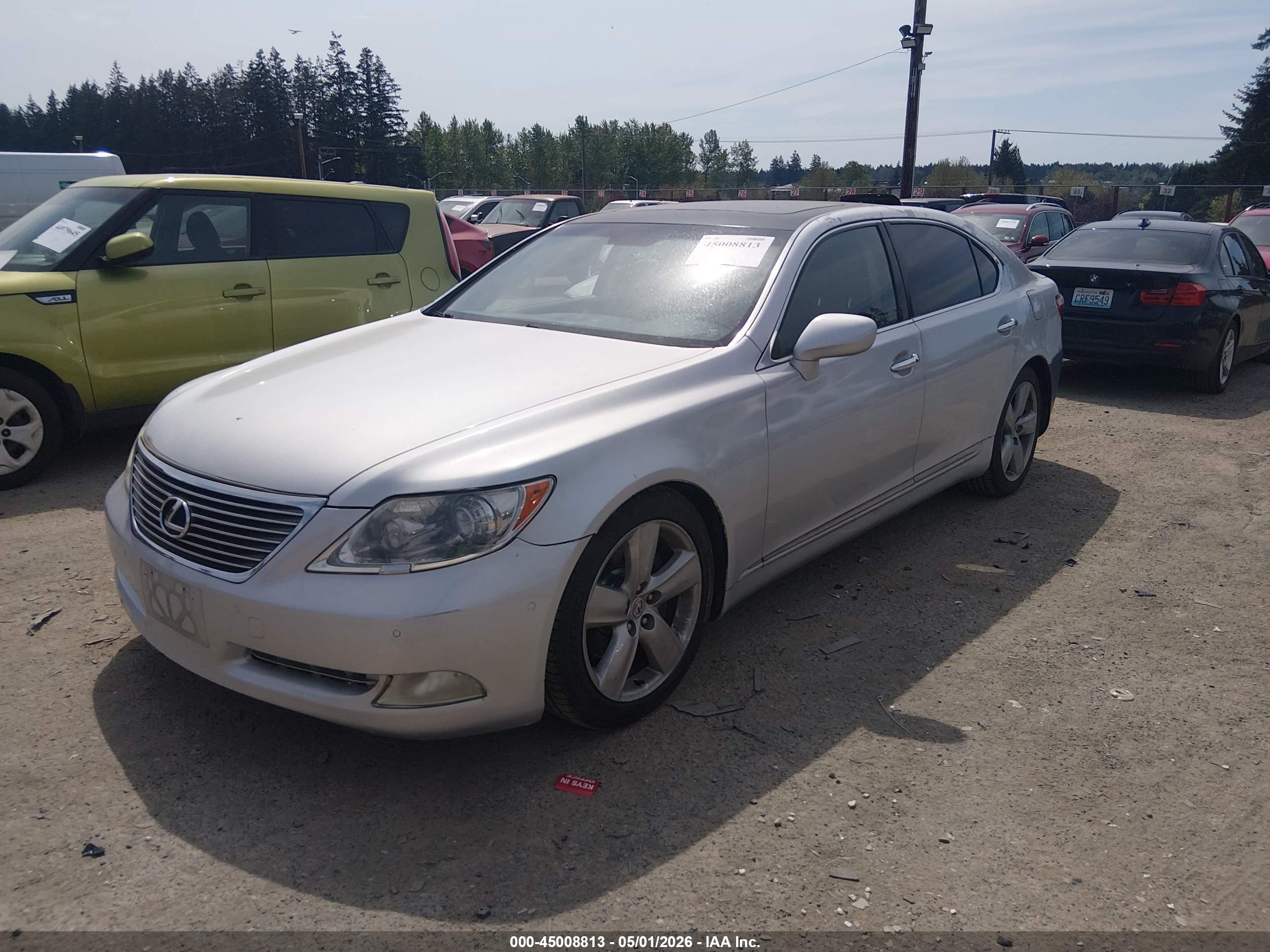 LEXUS LS image 2