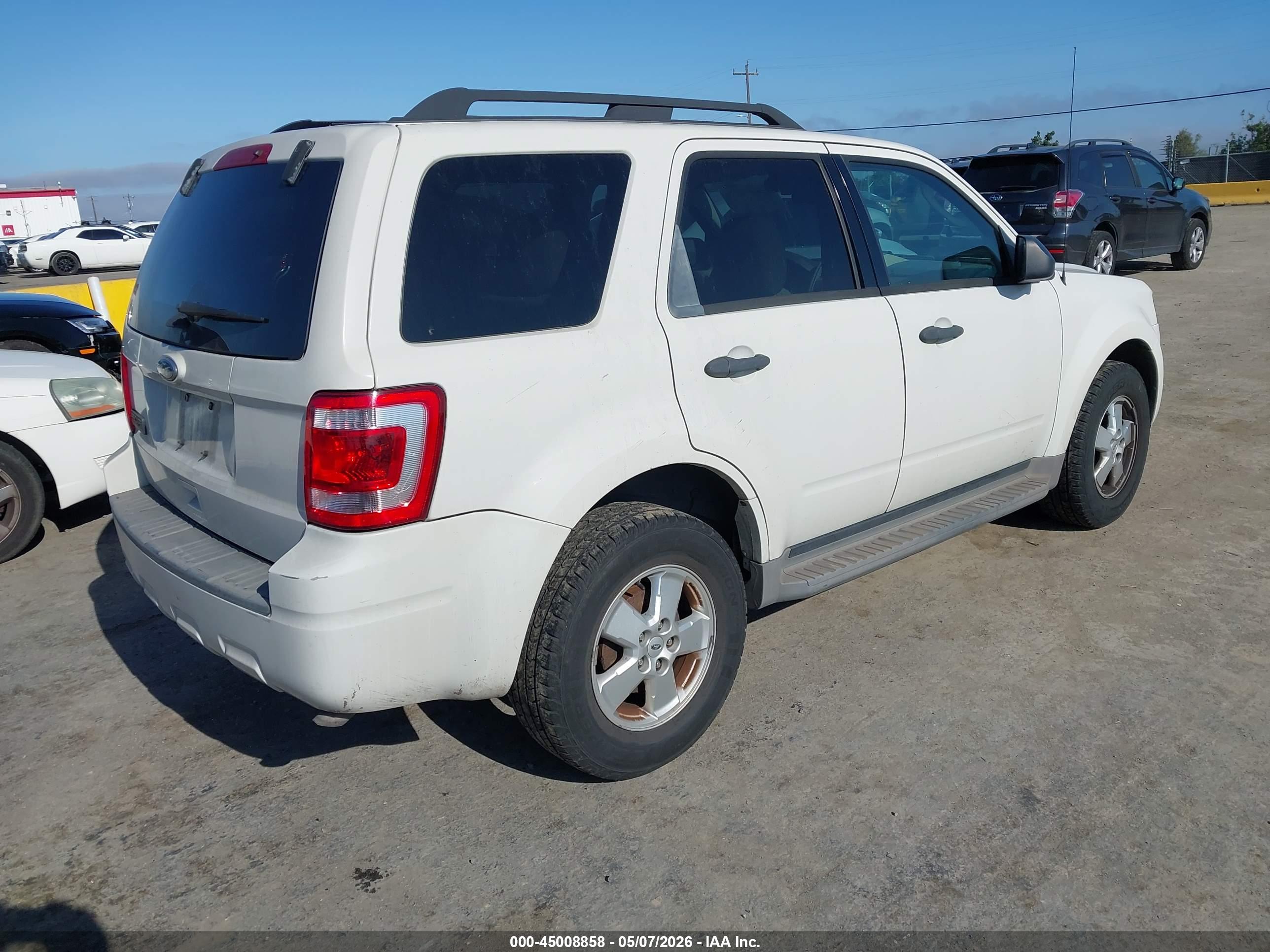FORD ESCAPE image 4