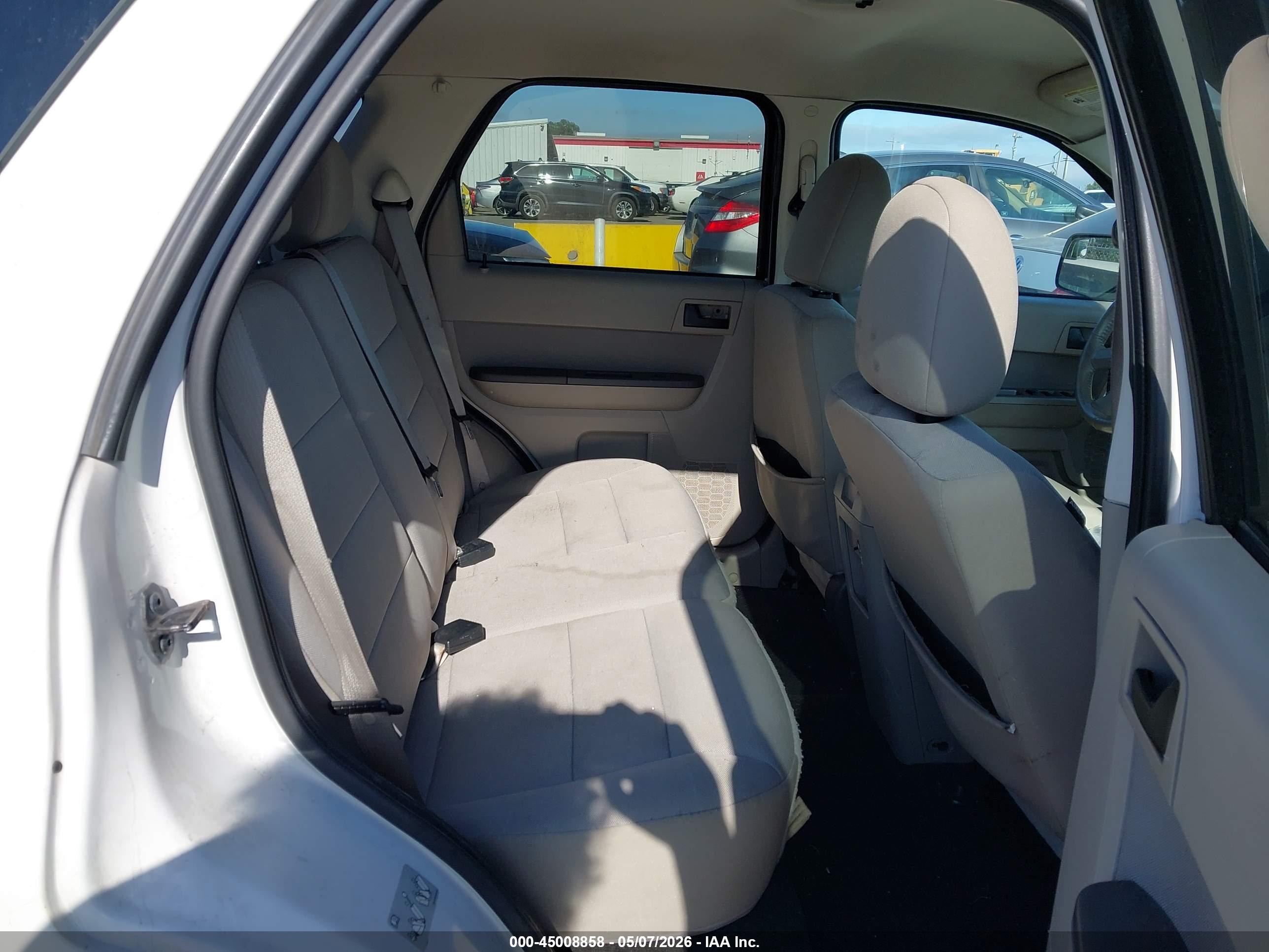 FORD ESCAPE image 8