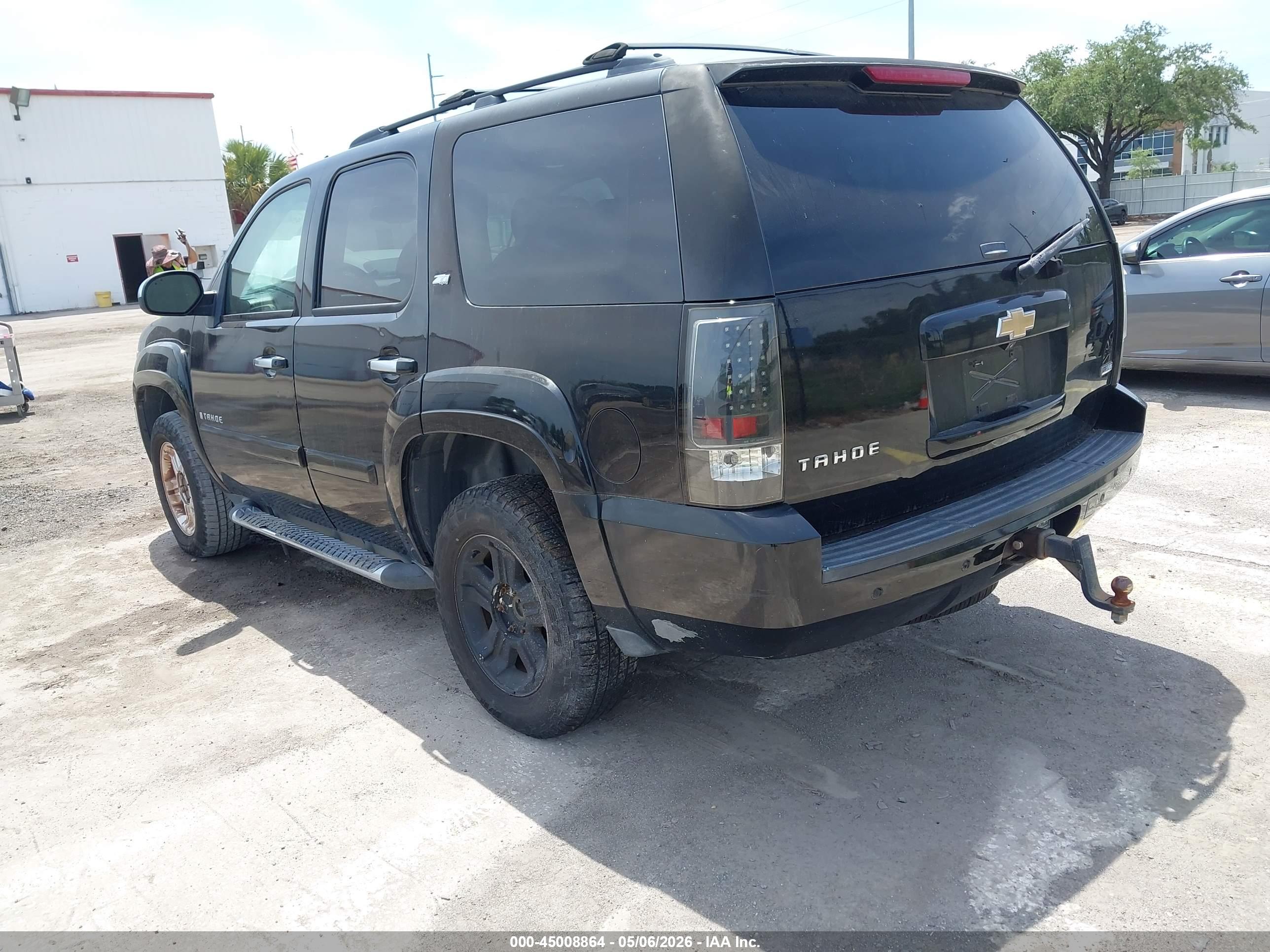CHEVROLET TAHOE image 3