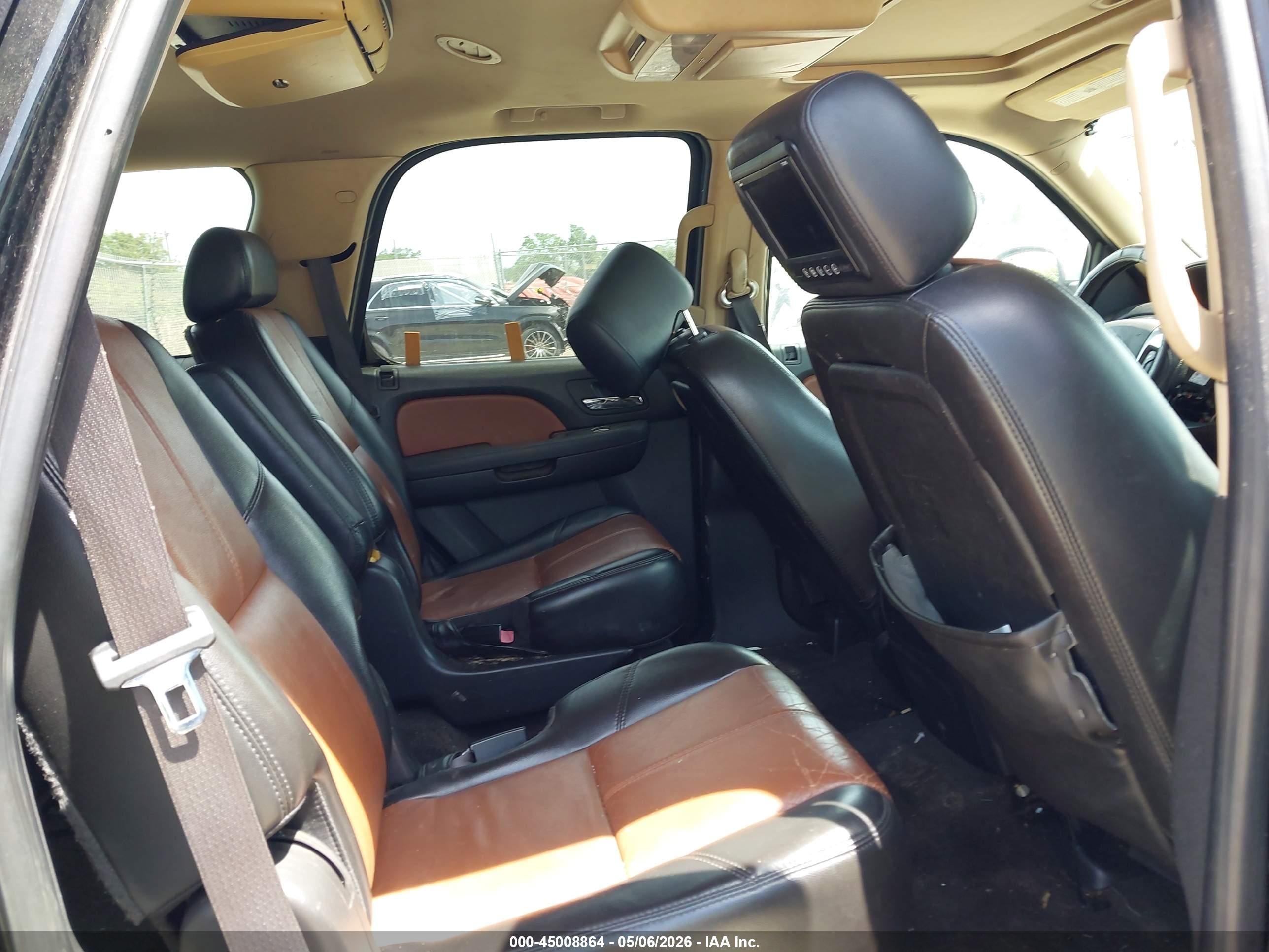 CHEVROLET TAHOE image 8