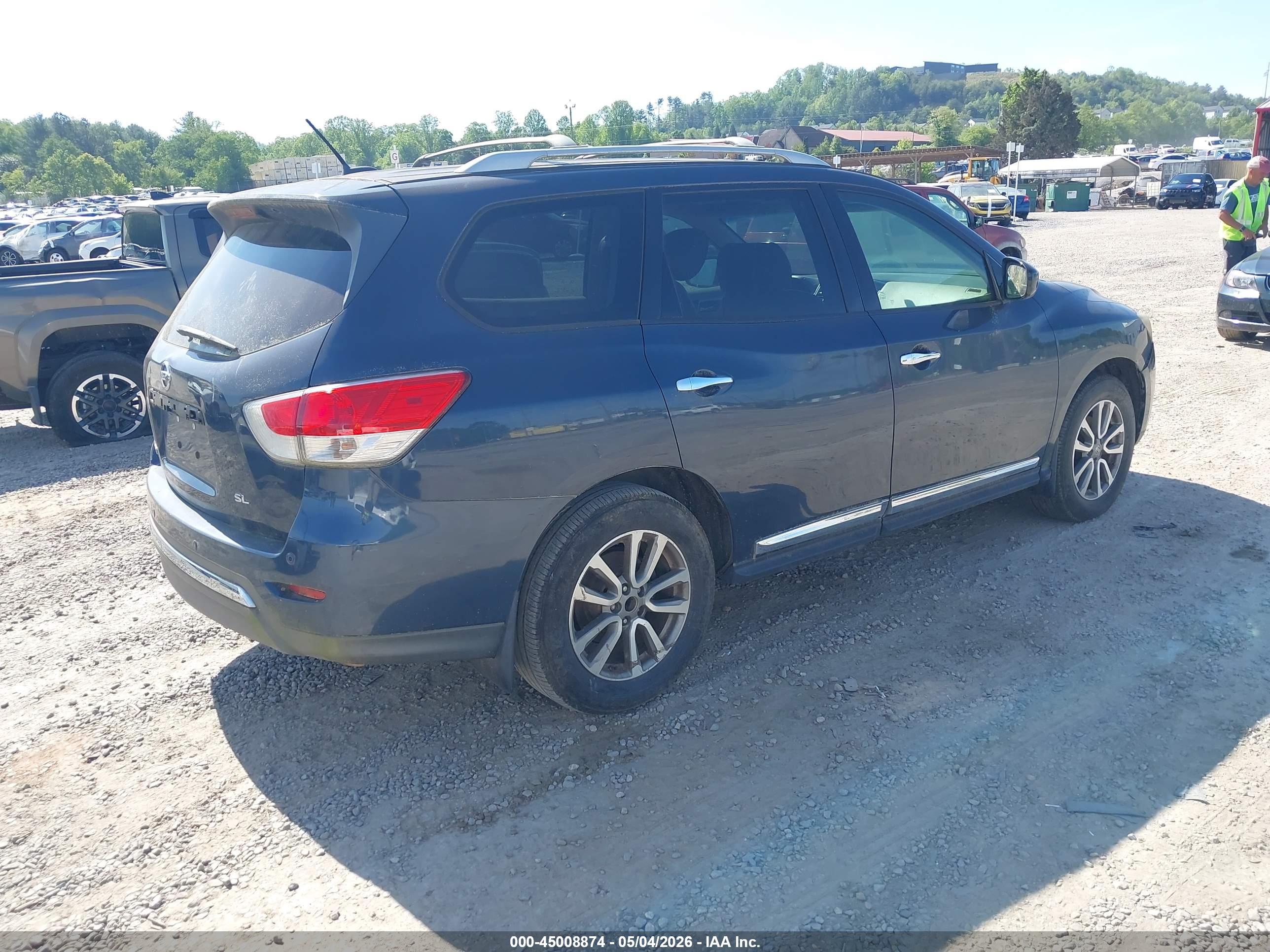 NISSAN PATHFINDER image 4