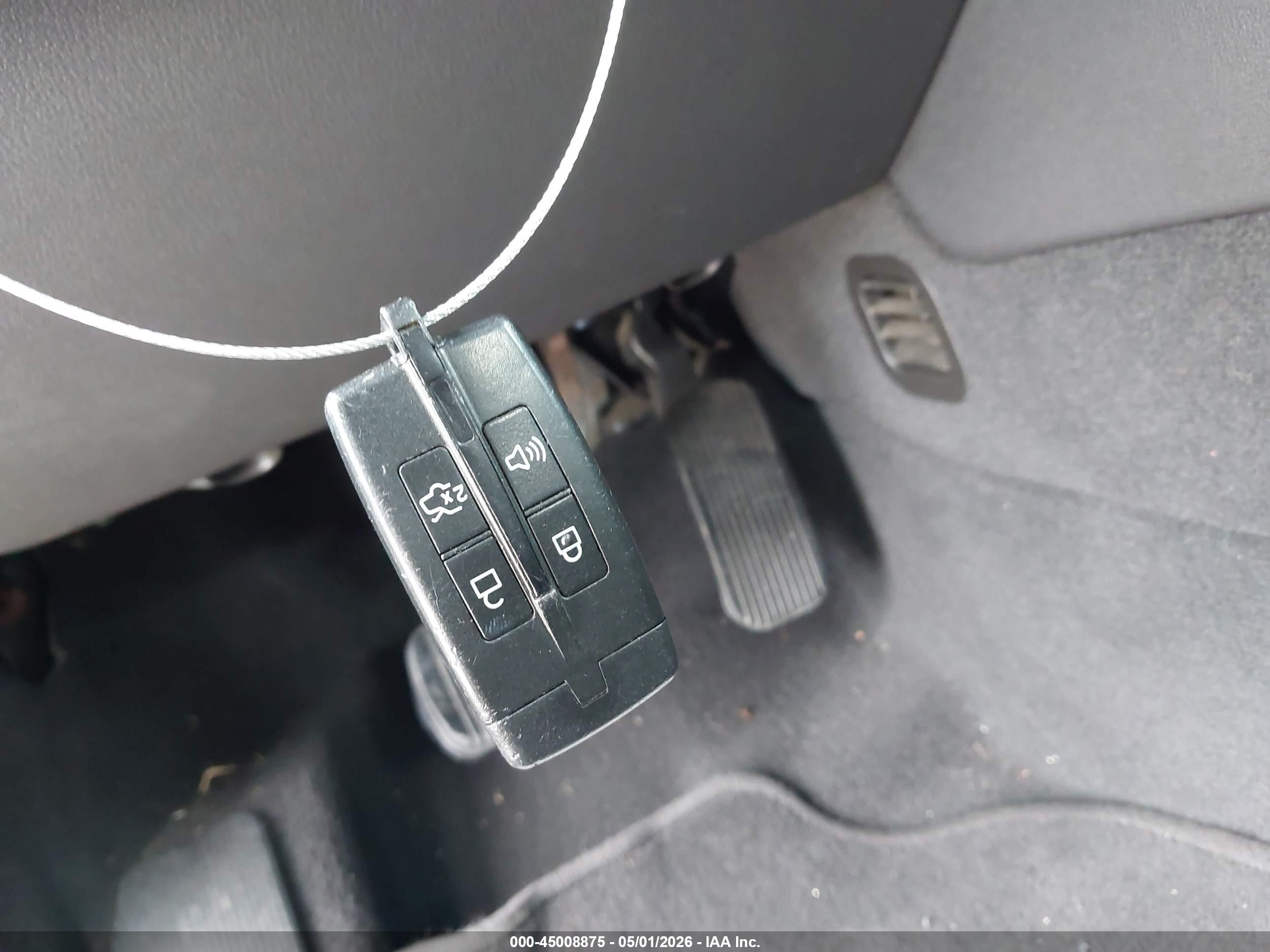 LINCOLN MKS image 11