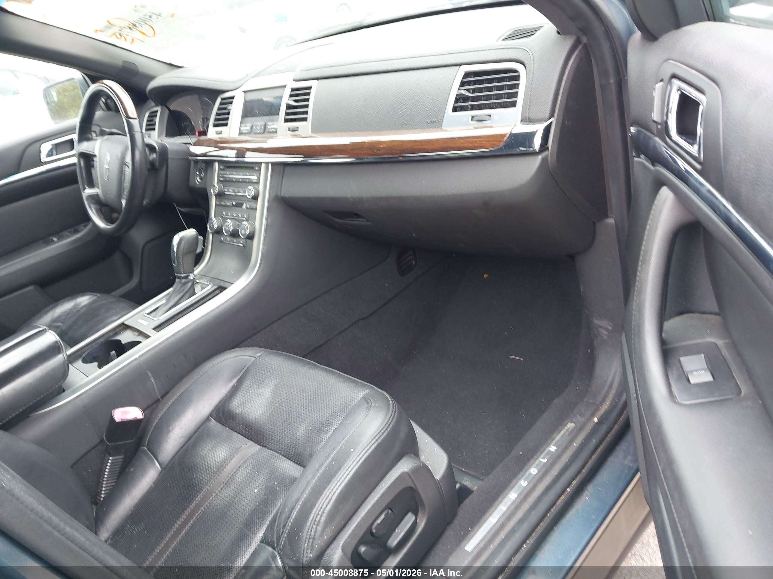 LINCOLN MKS image 5