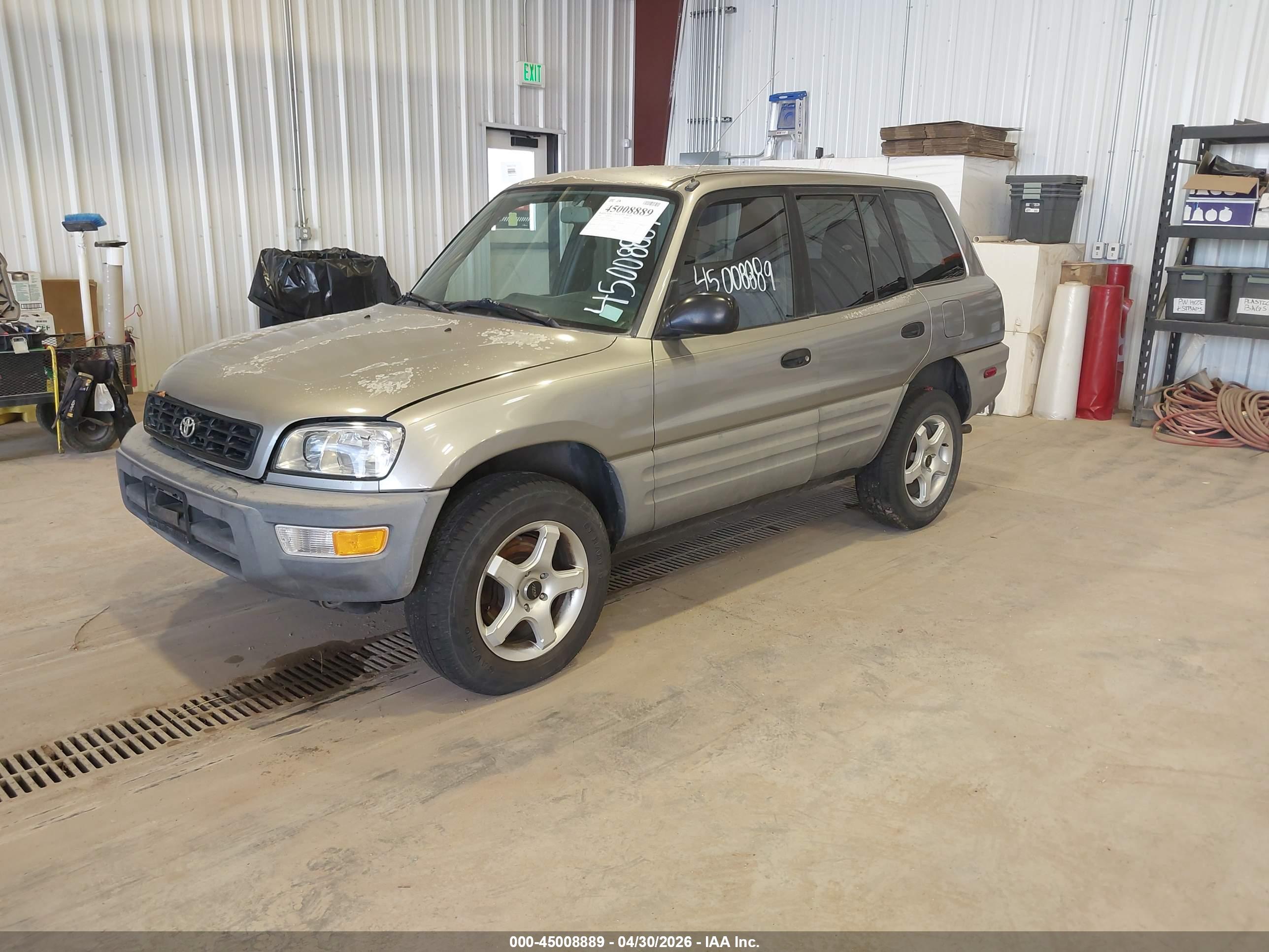 TOYOTA RAV4 image 2