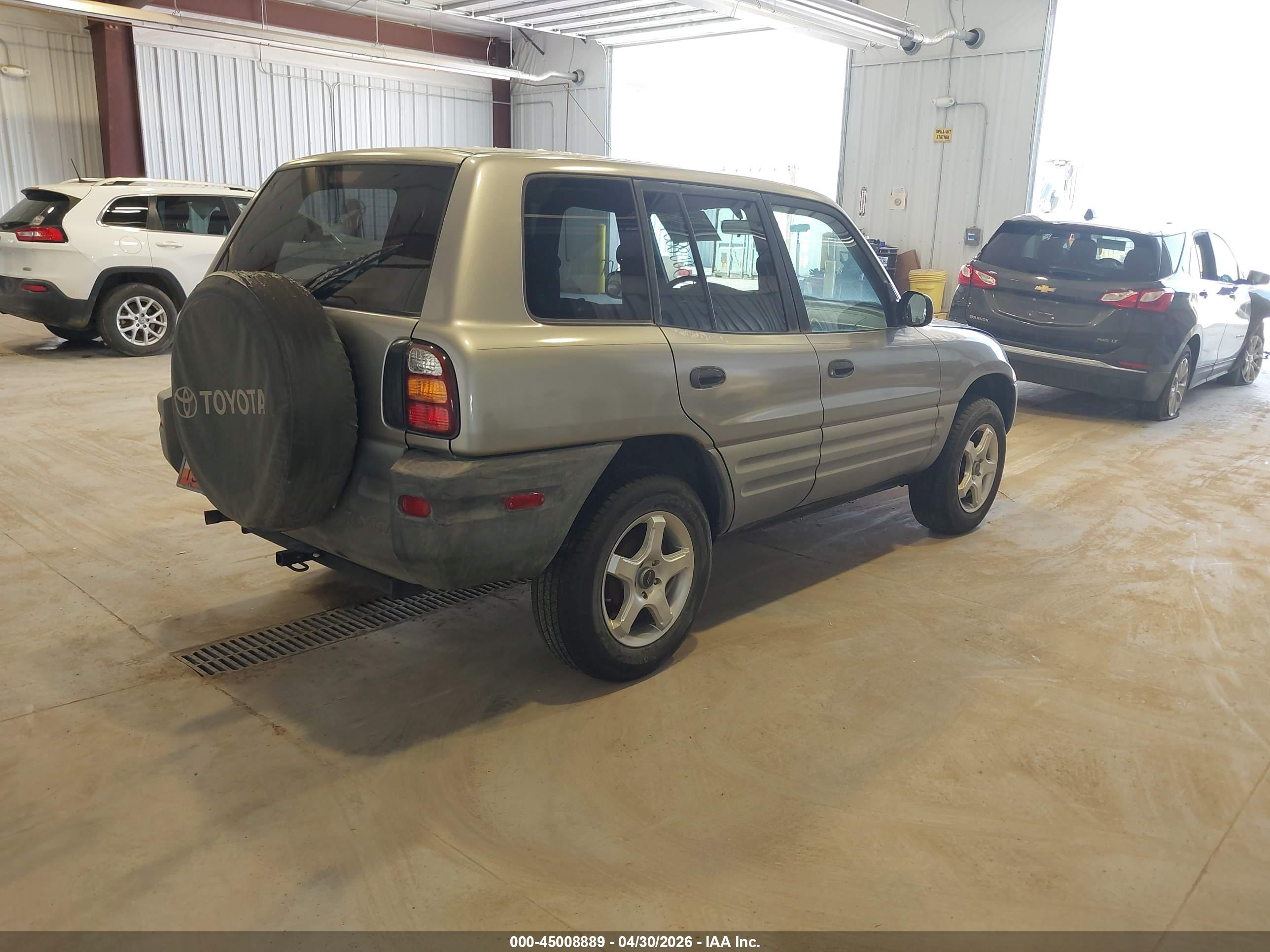 TOYOTA RAV4 image 4