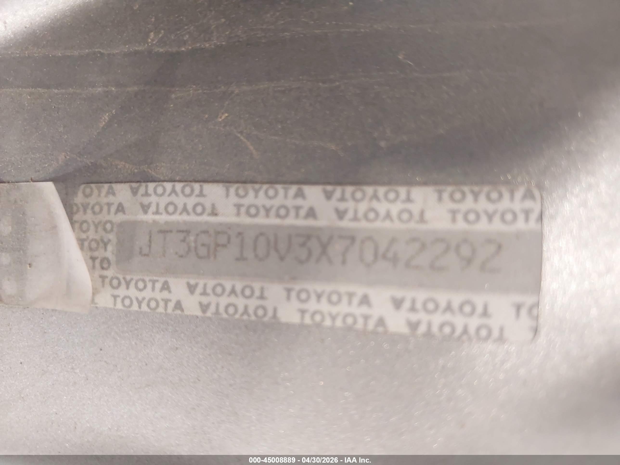 TOYOTA RAV4 image 9