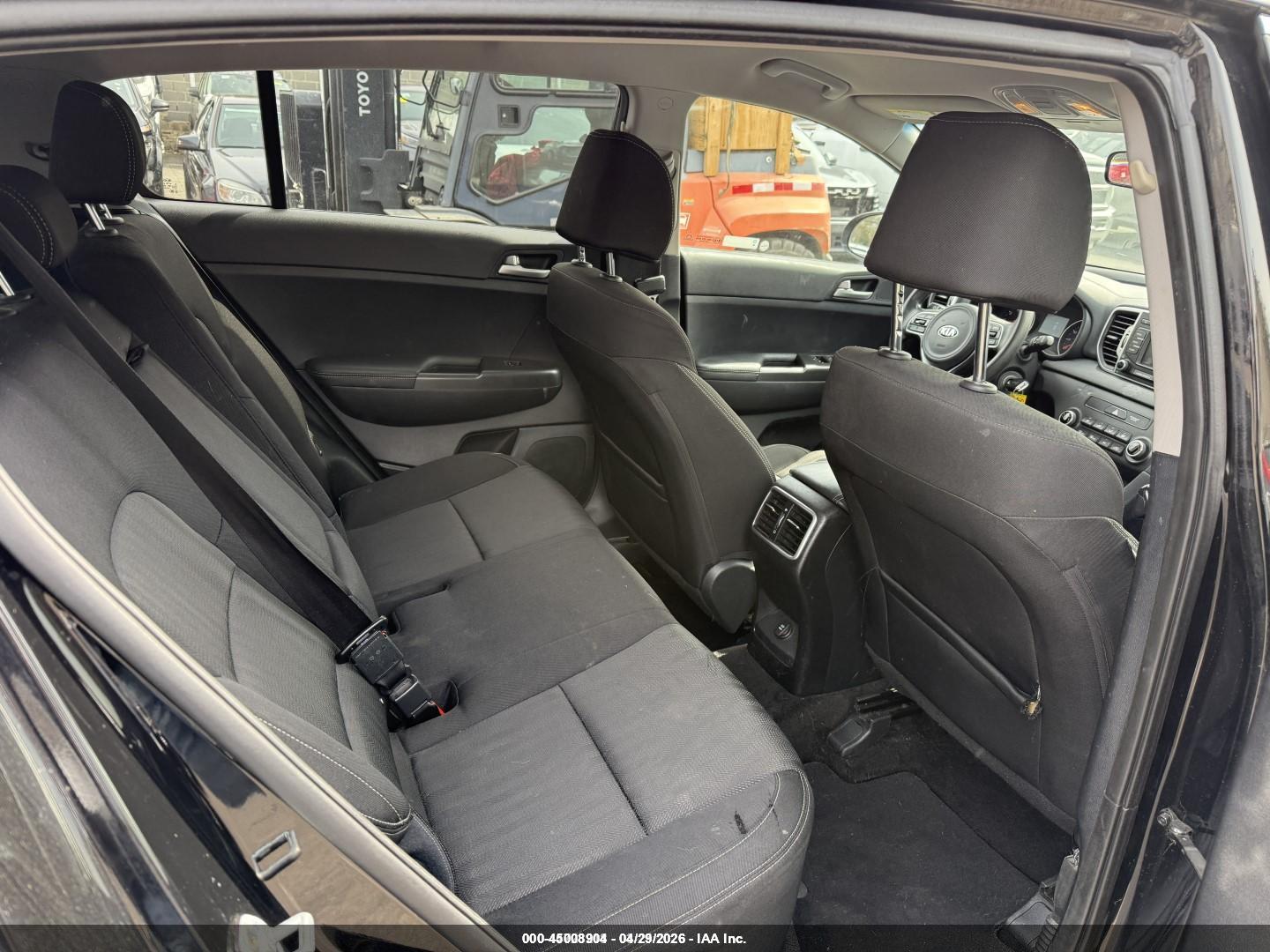 KIA SPORTAGE image 8