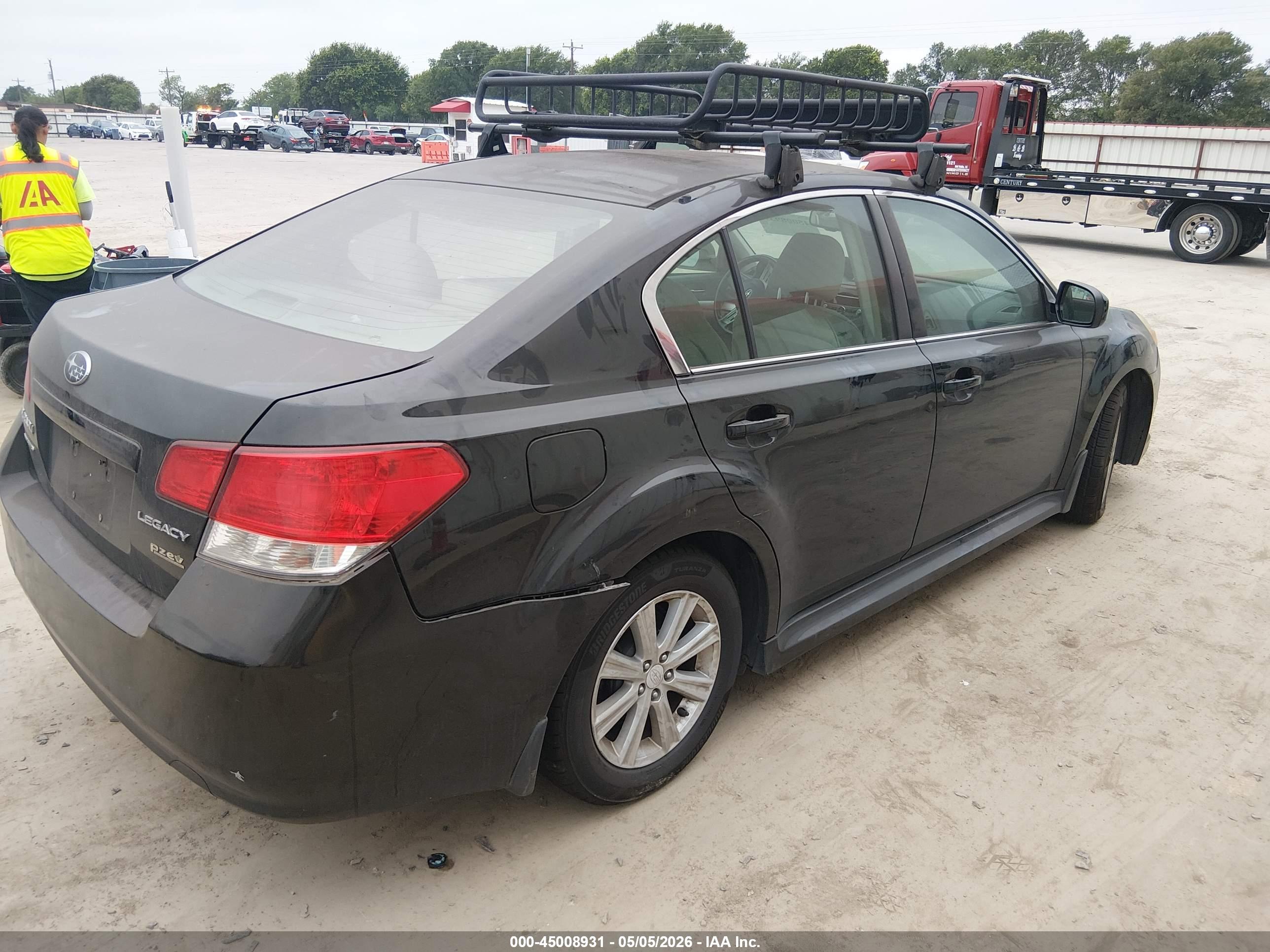 SUBARU LEGACY image 4
