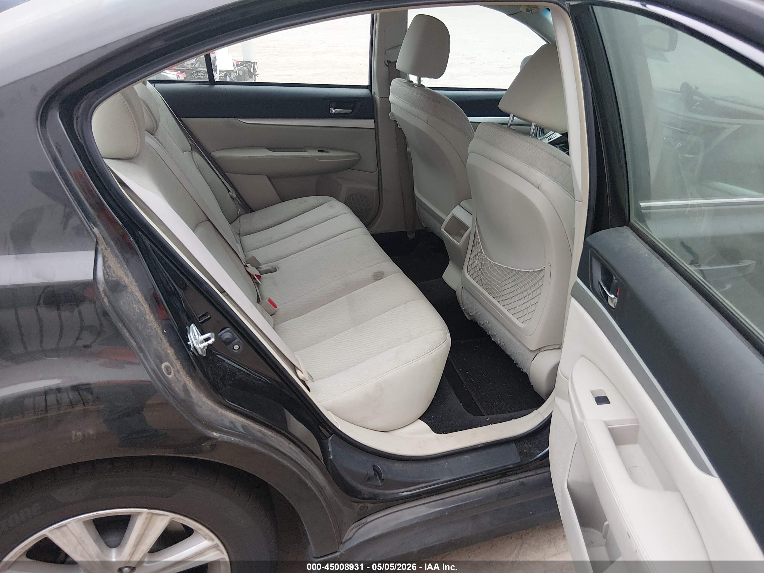 SUBARU LEGACY image 8