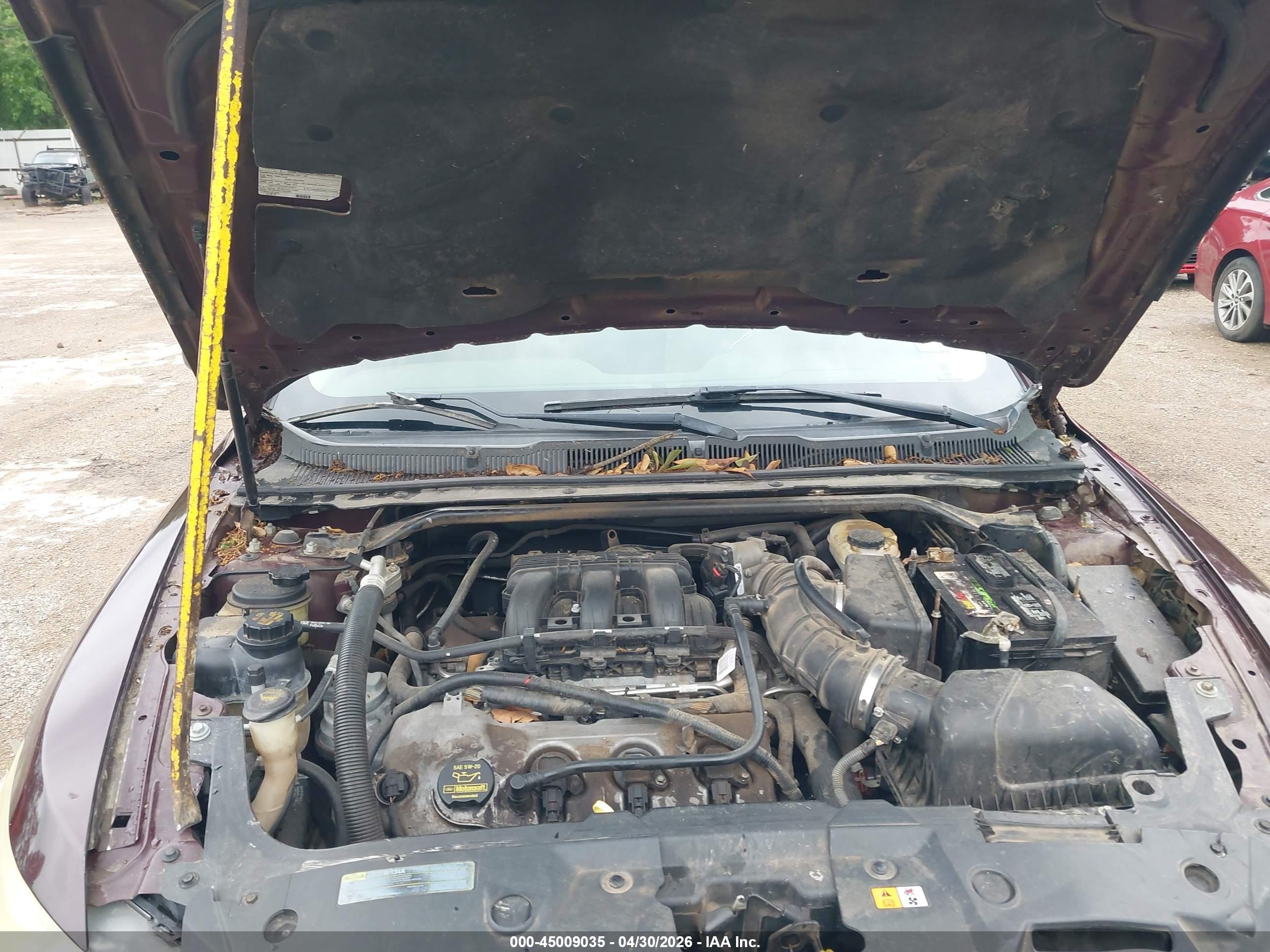 FORD TAURUS image 10