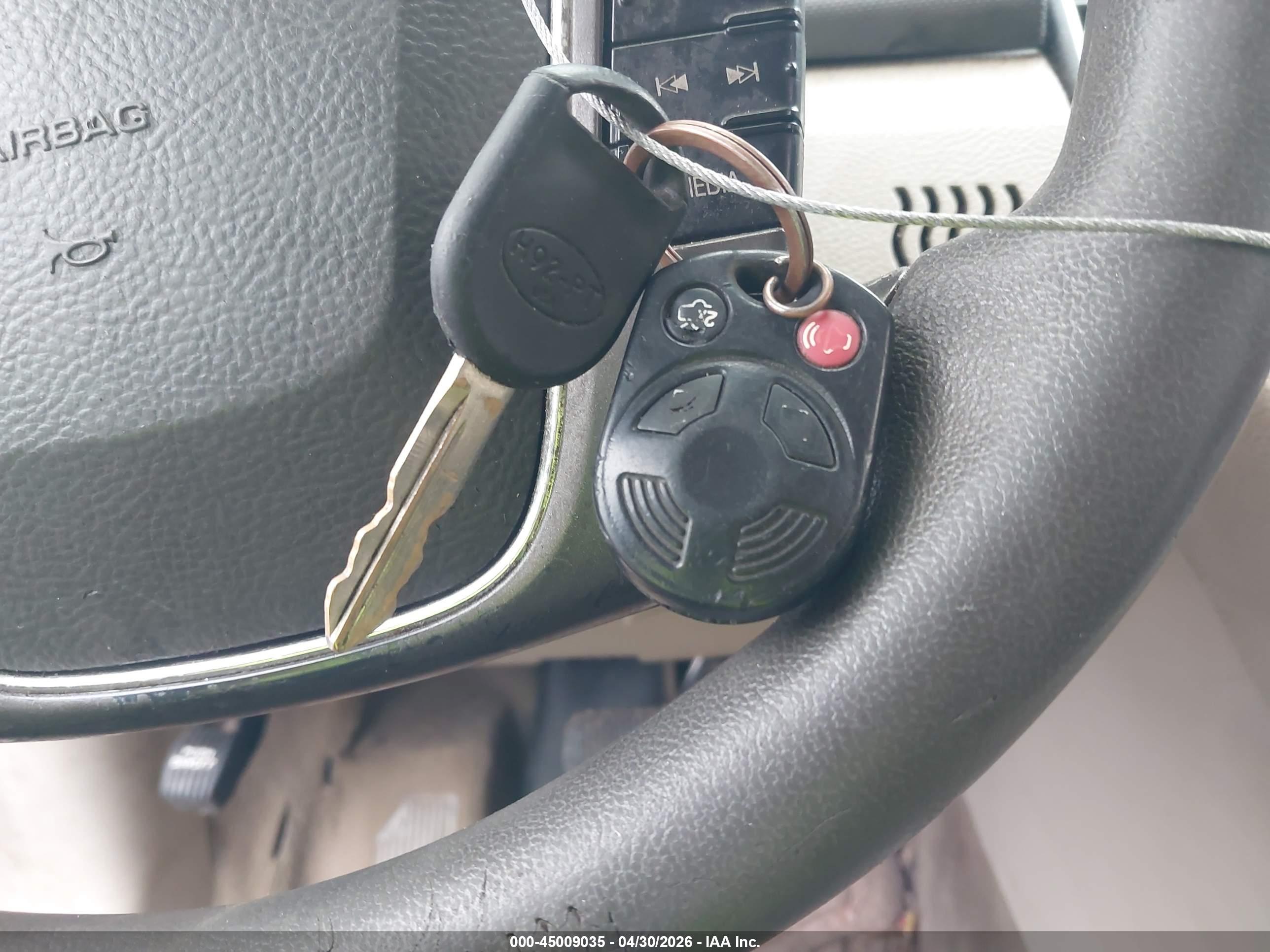 FORD TAURUS image 11