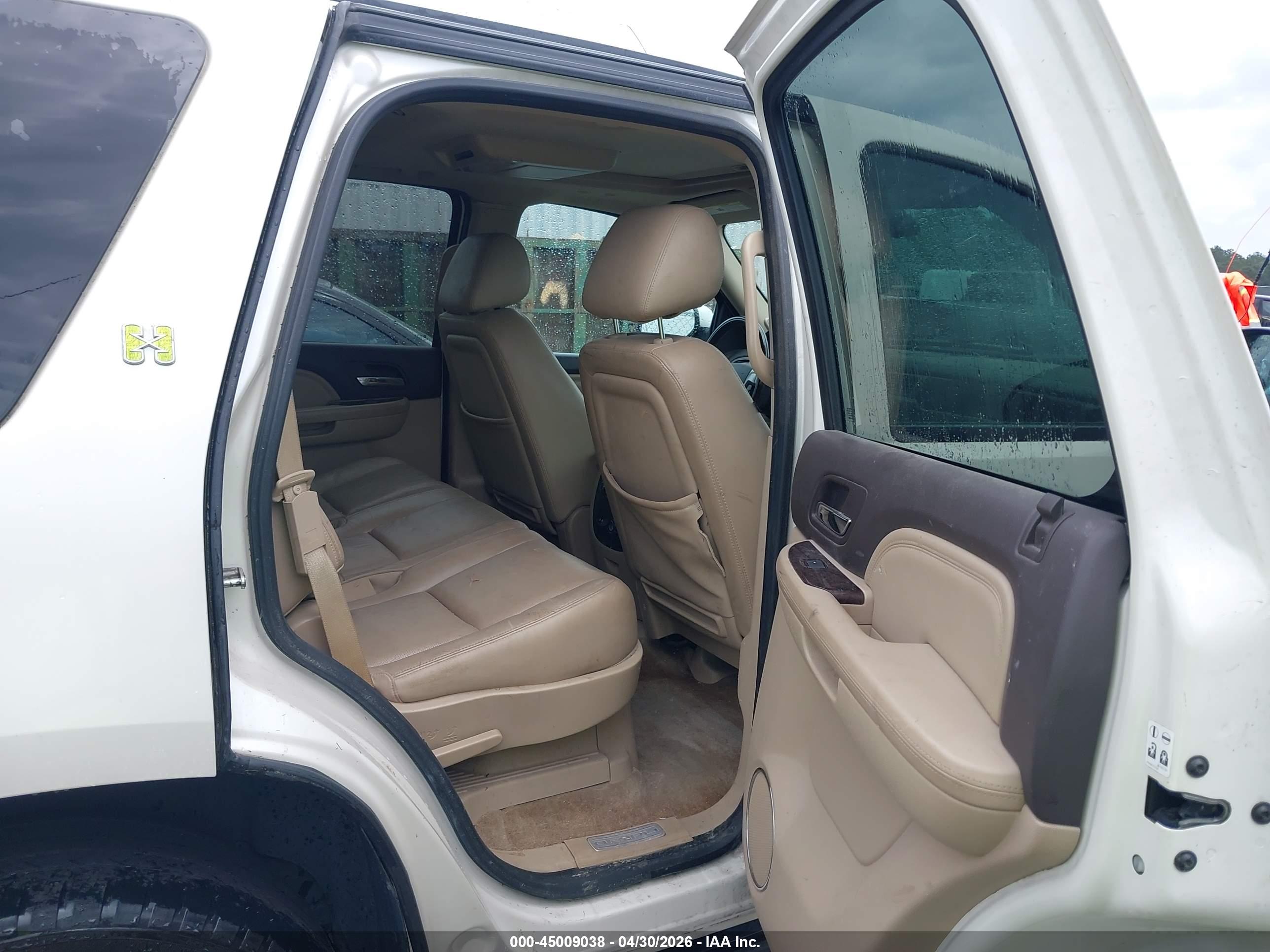 GMC YUKON image 8