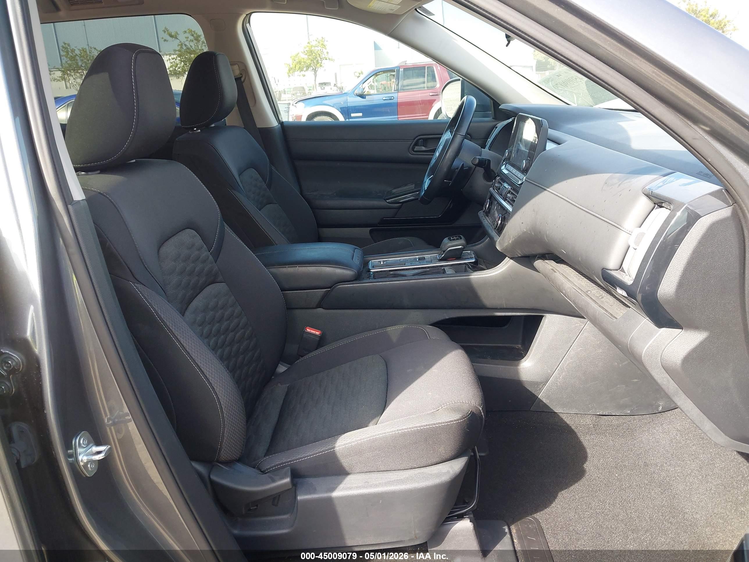 NISSAN PATHFINDER image 5