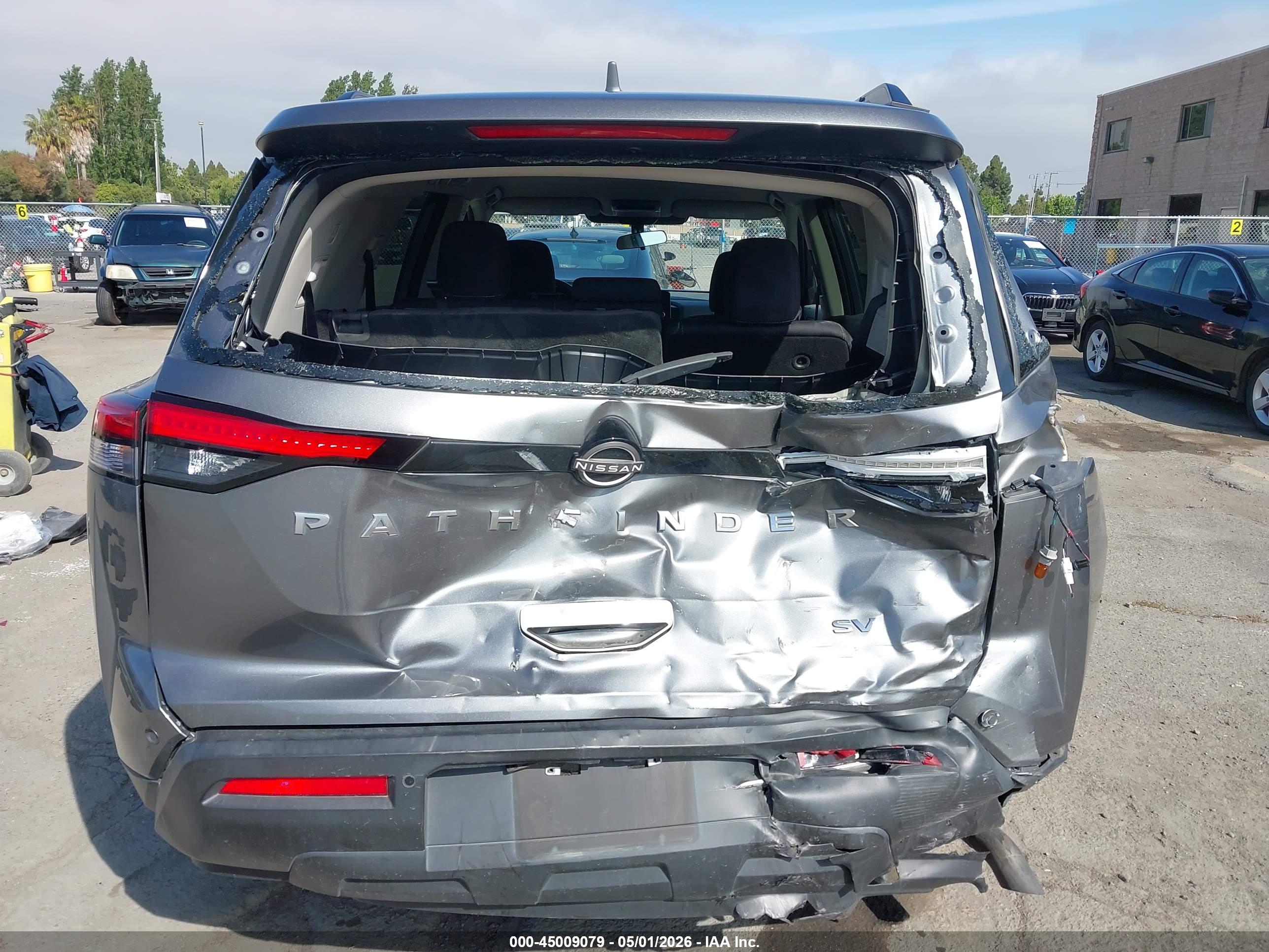 NISSAN PATHFINDER image 6