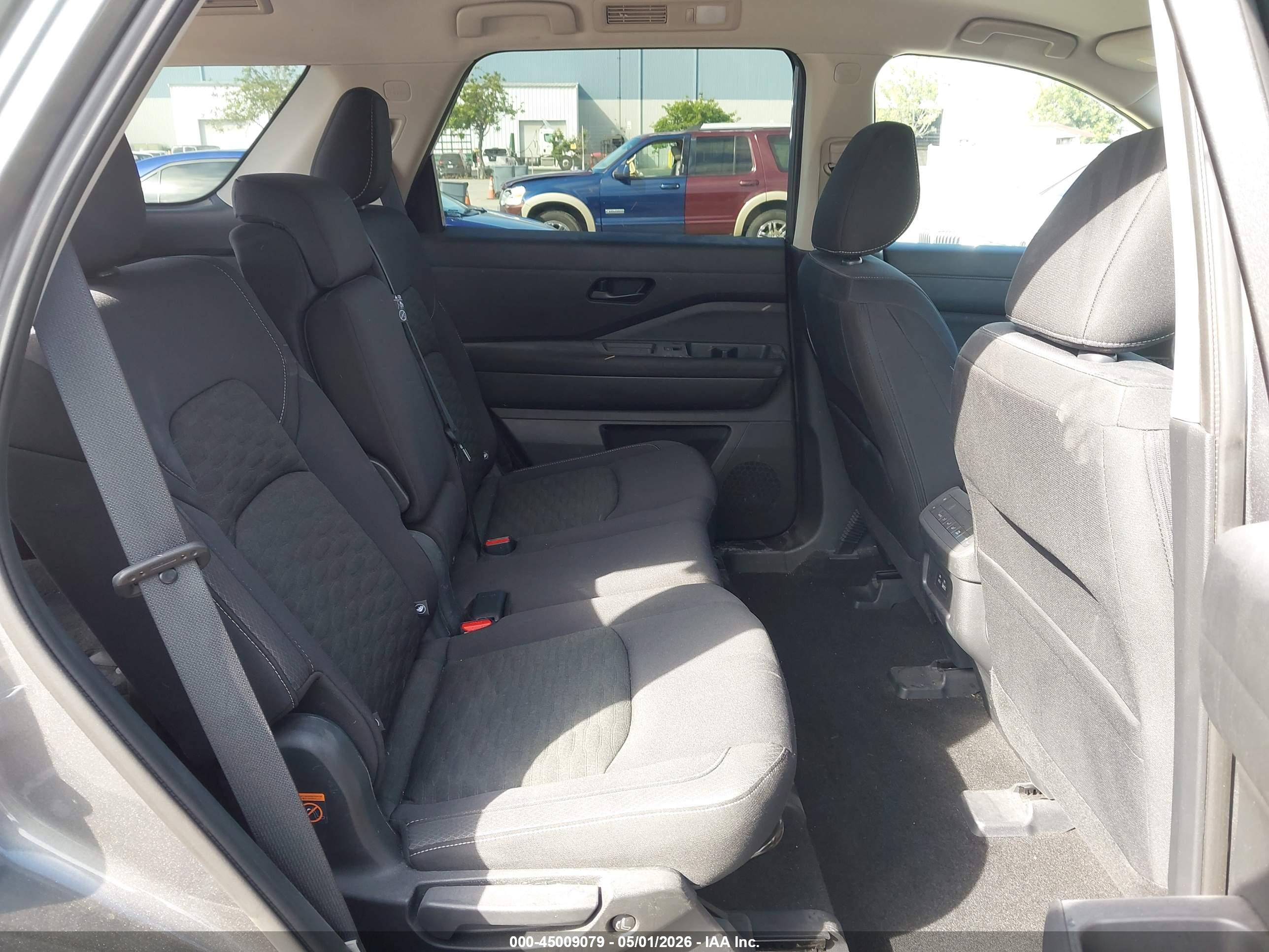 NISSAN PATHFINDER image 8