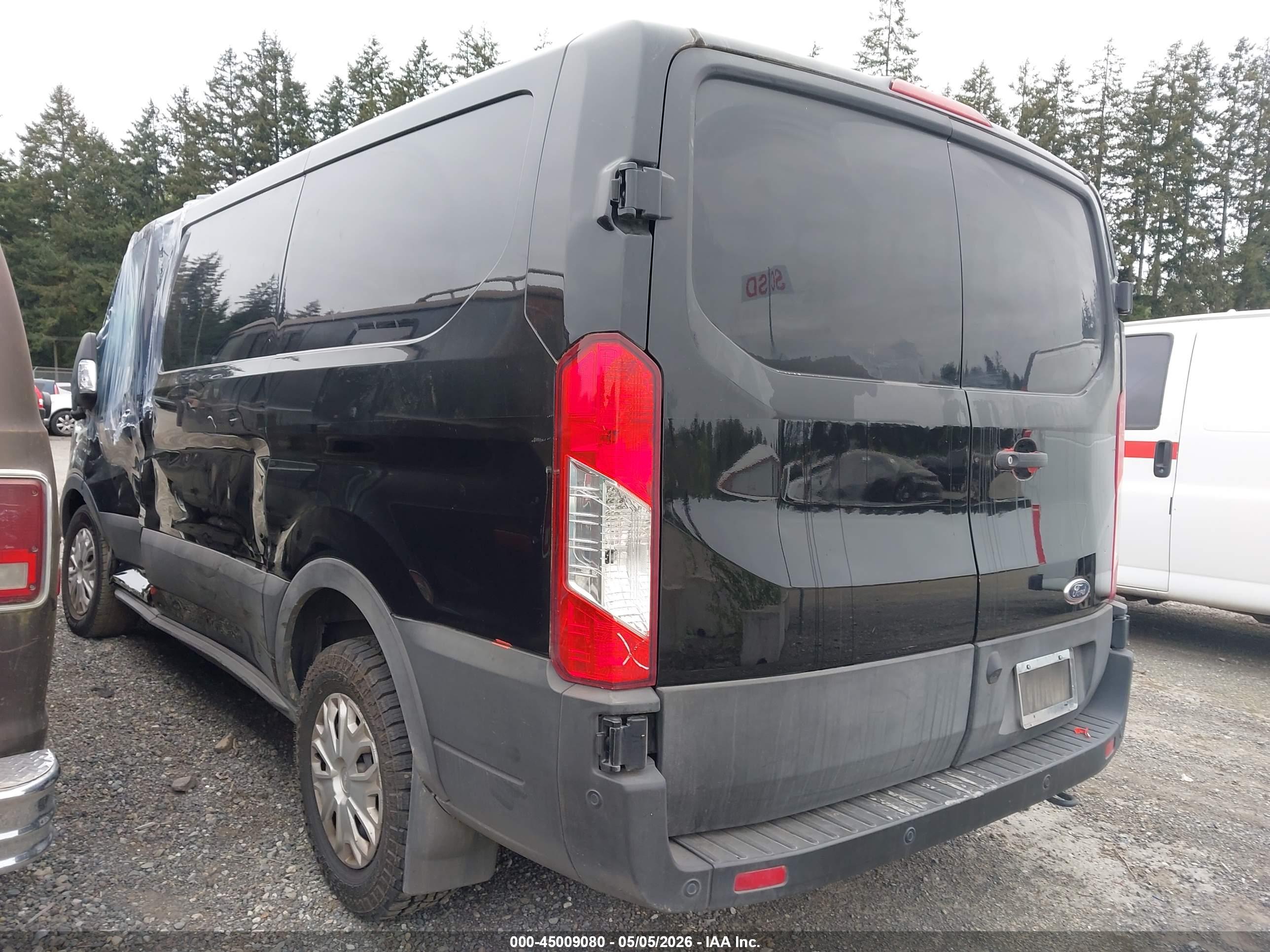 FORD TRANSIT-150 image 3