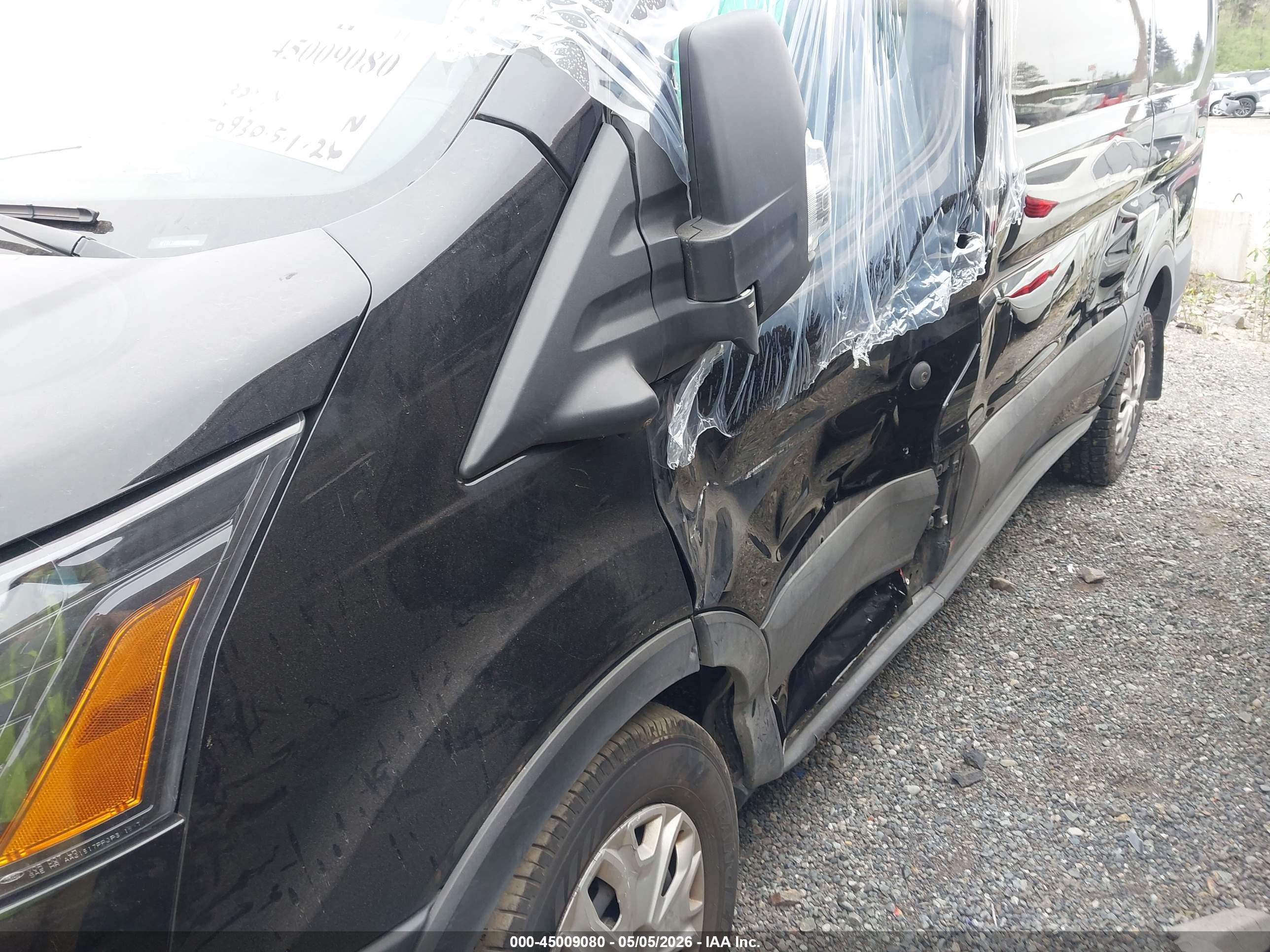FORD TRANSIT-150 image 6