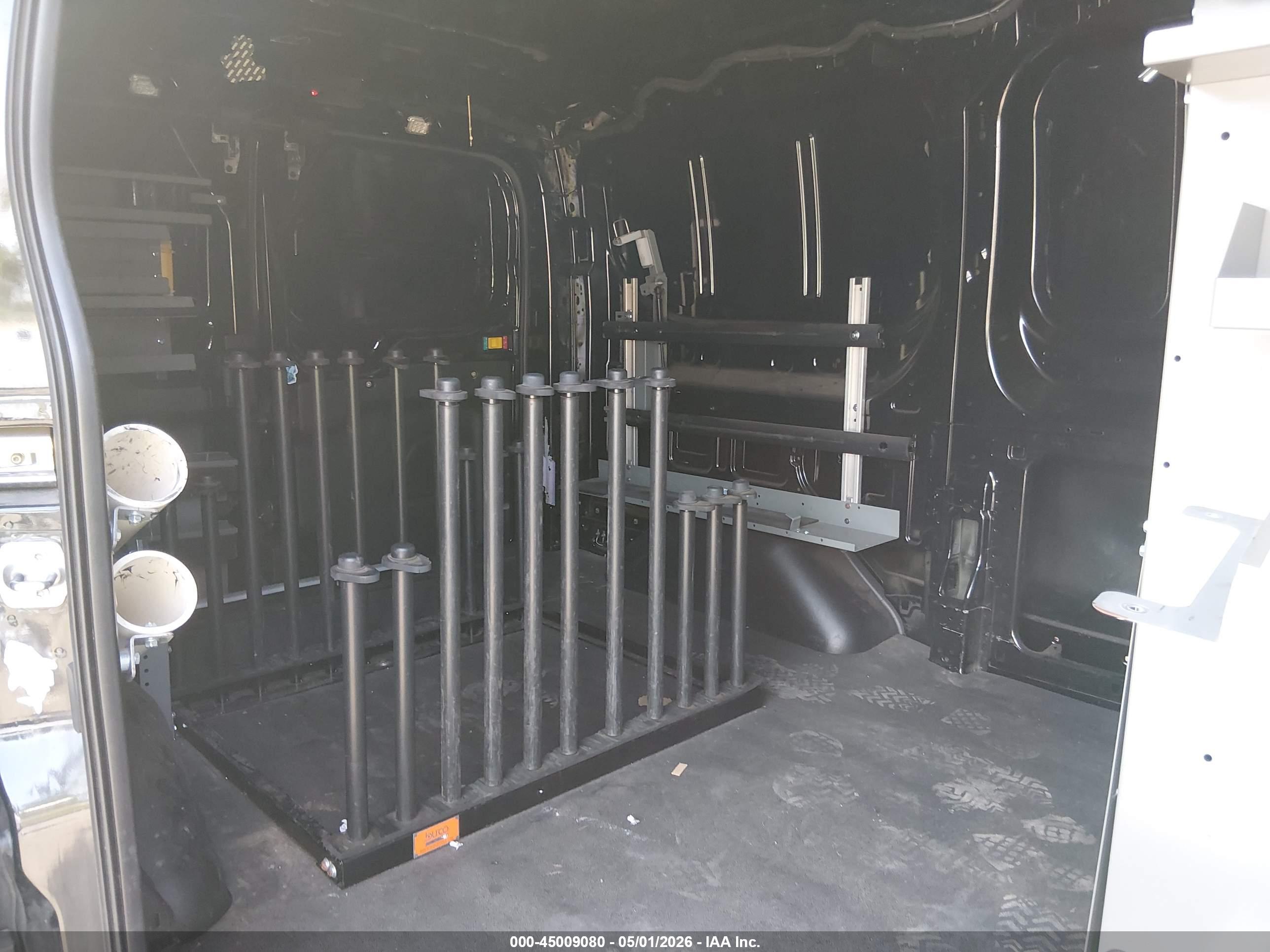 FORD TRANSIT-150 image 8