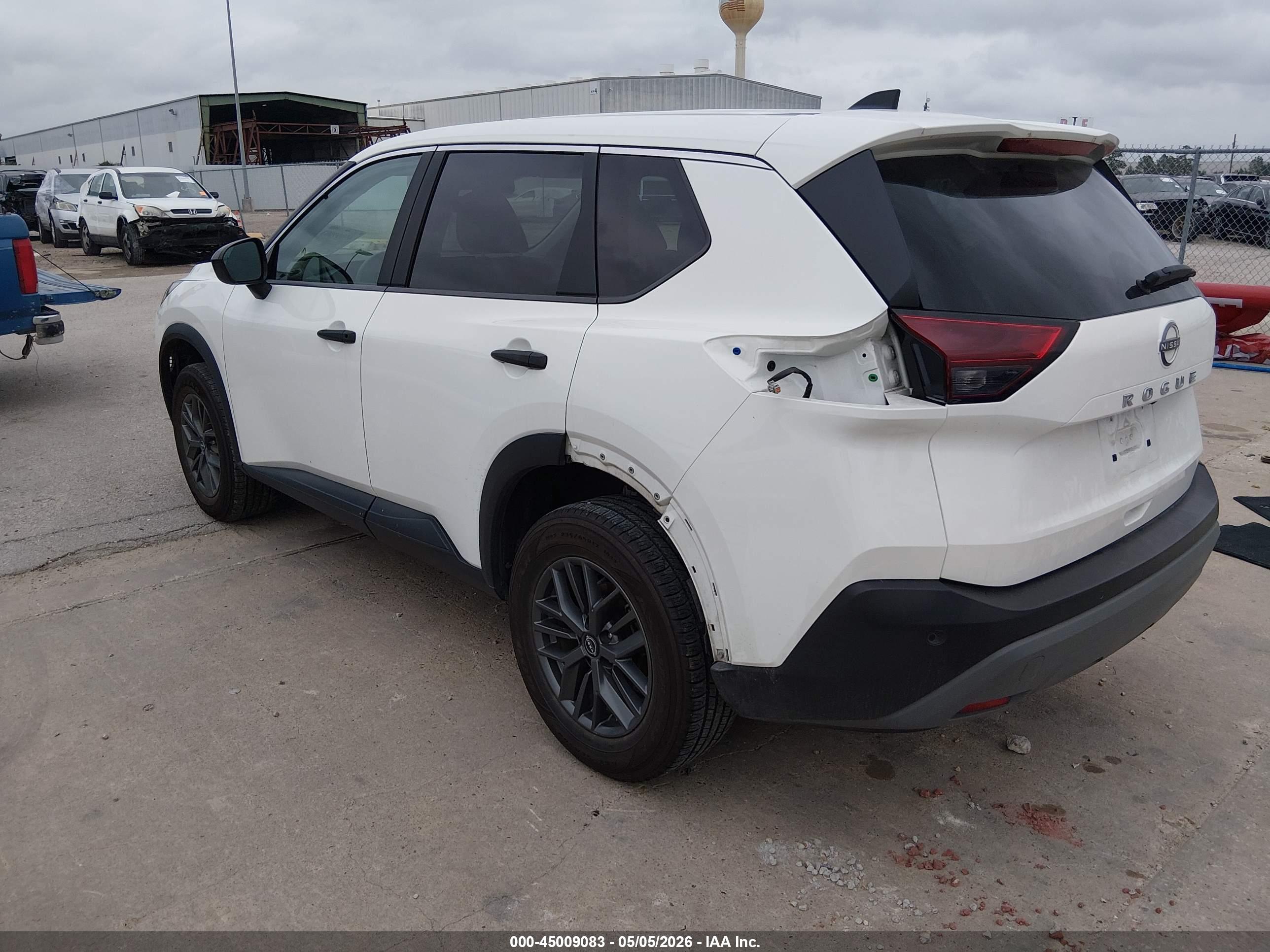 NISSAN ROGUE image 3