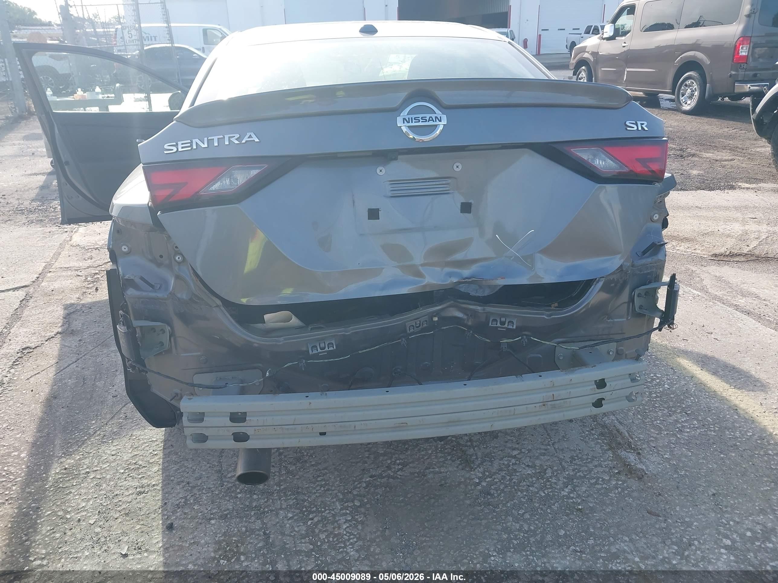 NISSAN SENTRA image 6