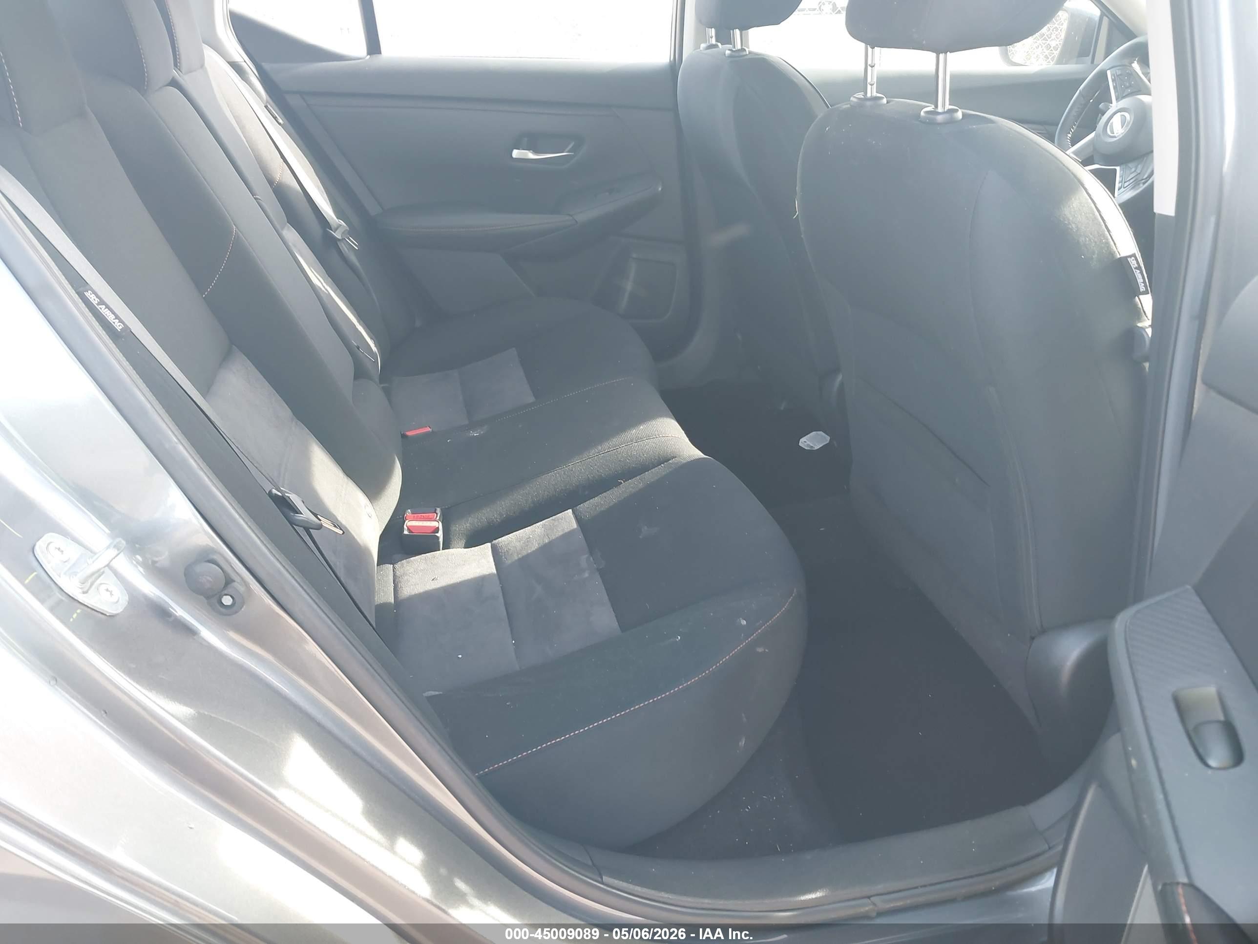 NISSAN SENTRA image 8