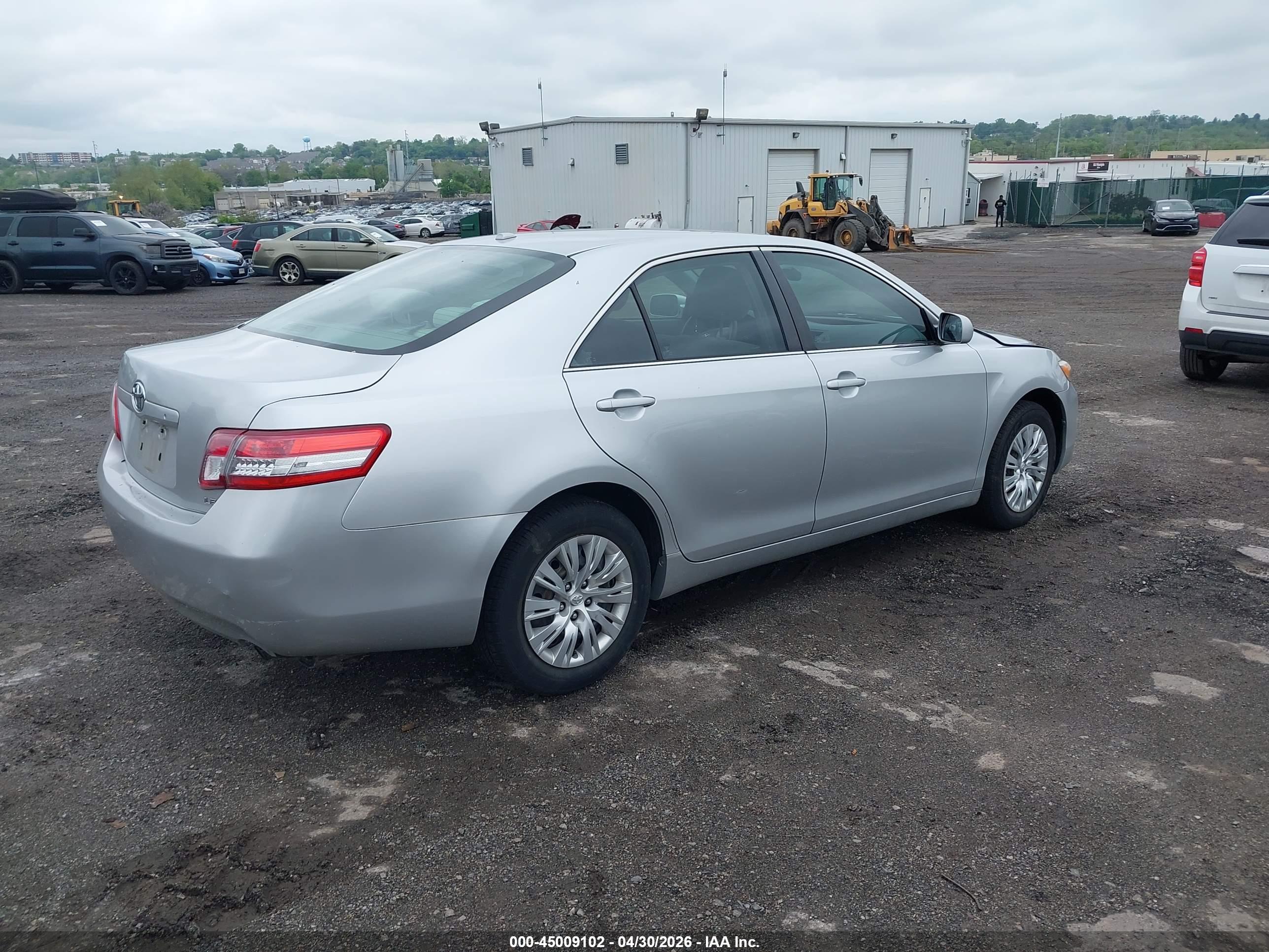 TOYOTA CAMRY image 4
