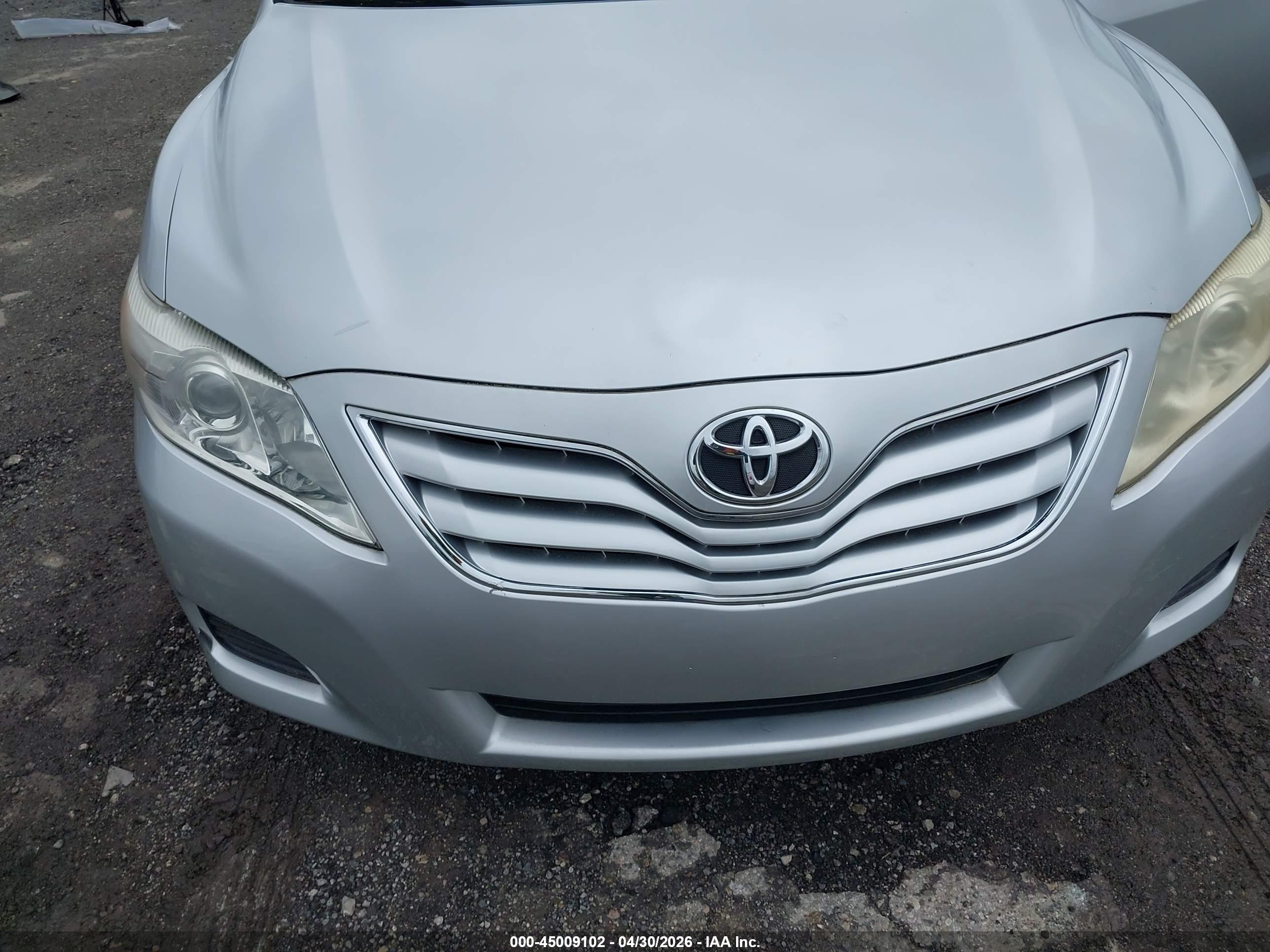 TOYOTA CAMRY image 6