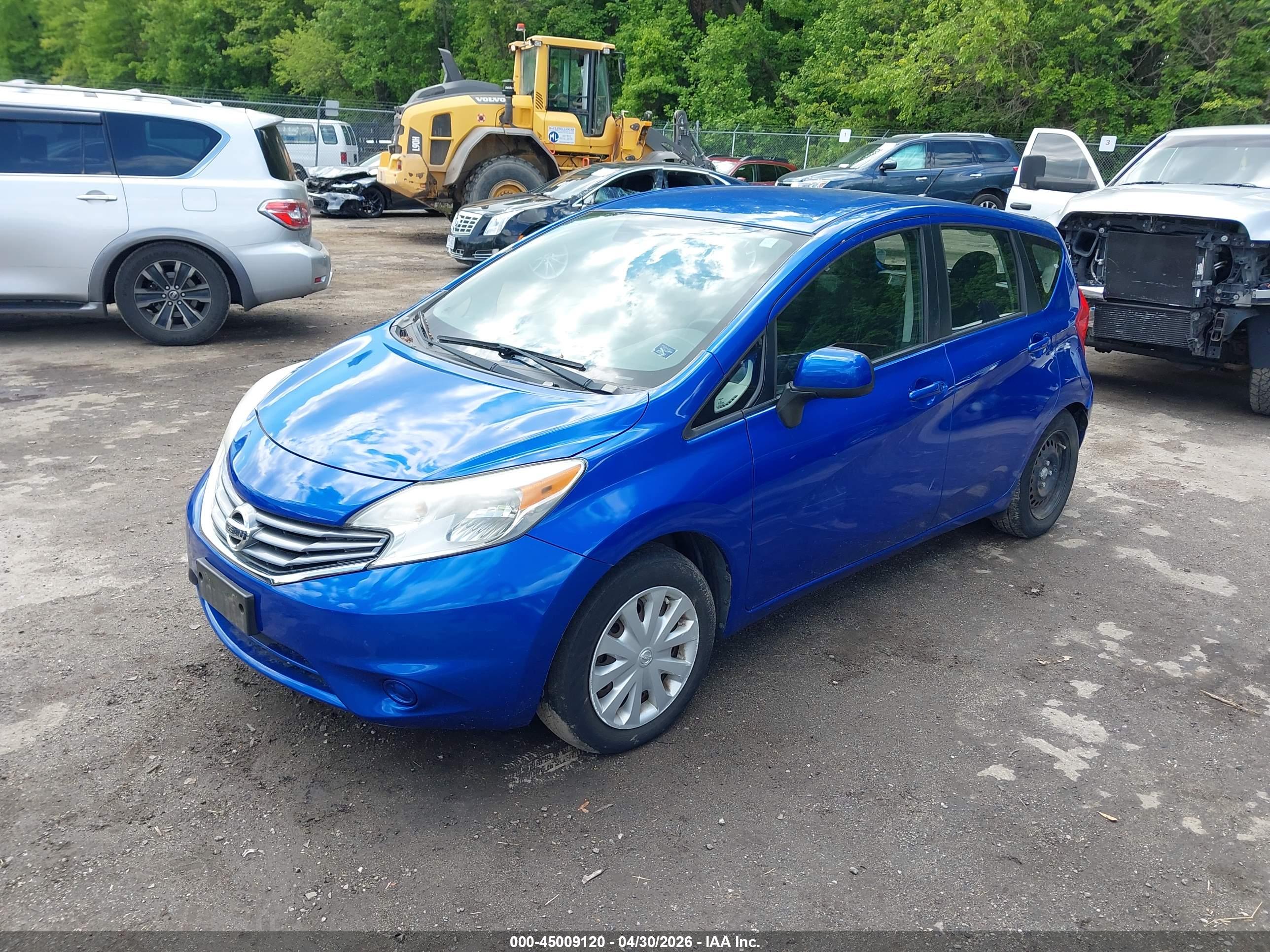NISSAN VERSA image 2