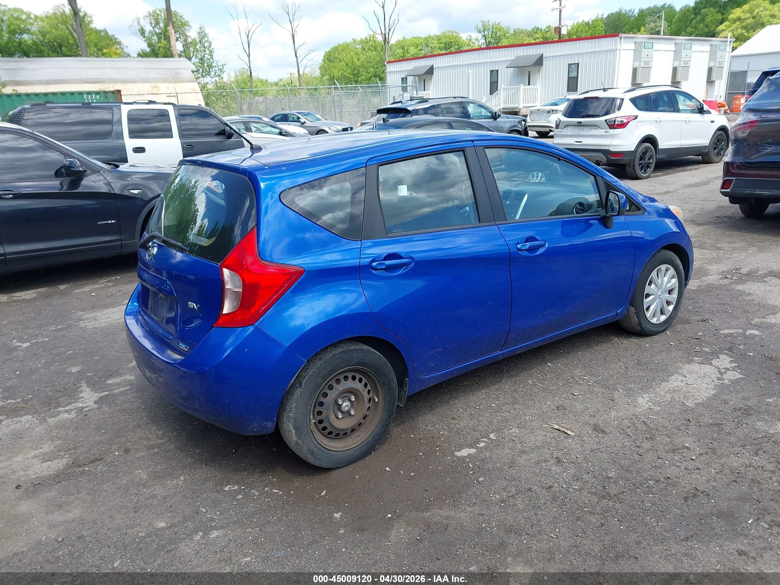 NISSAN VERSA image 4