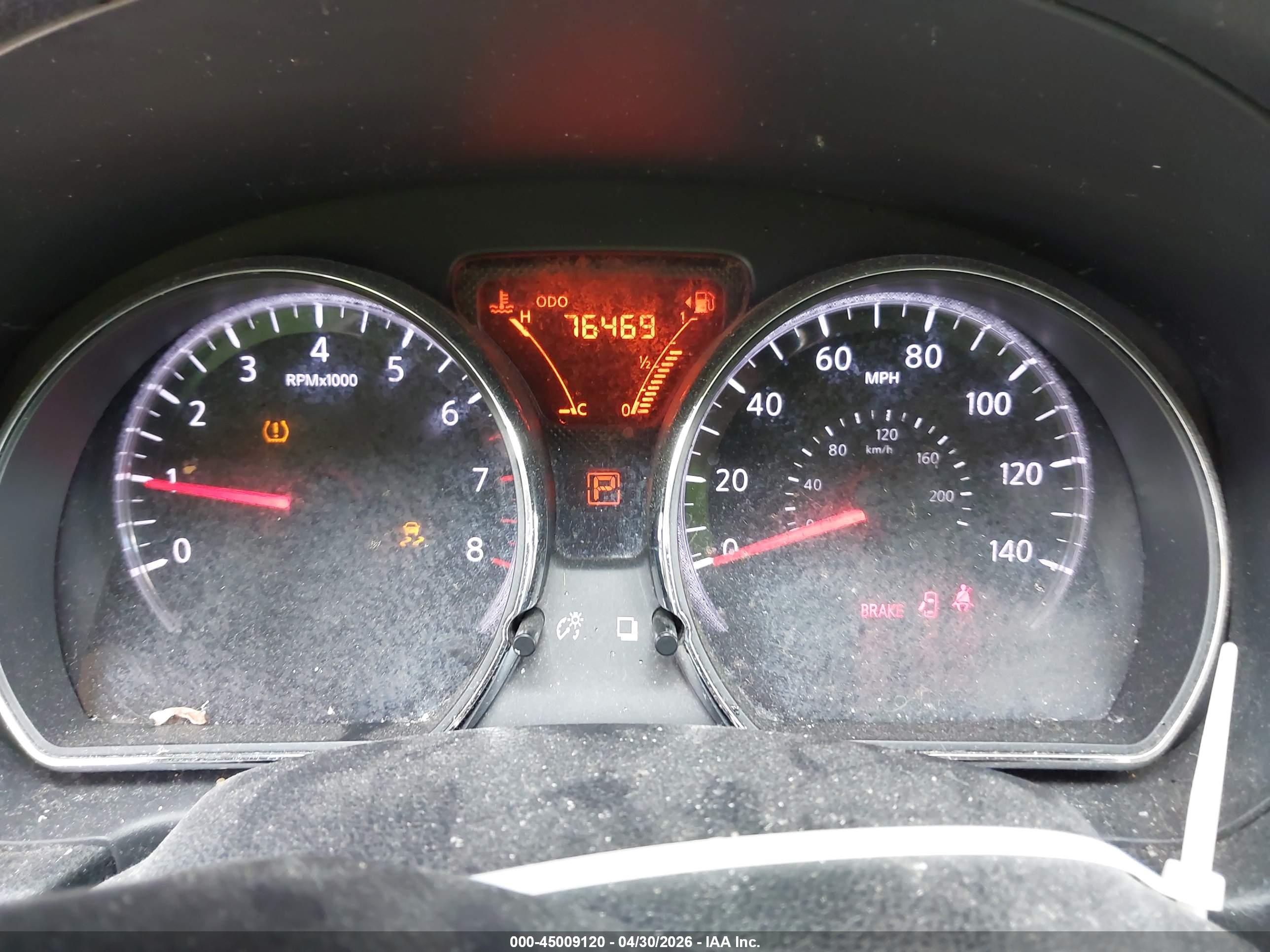 NISSAN VERSA image 7