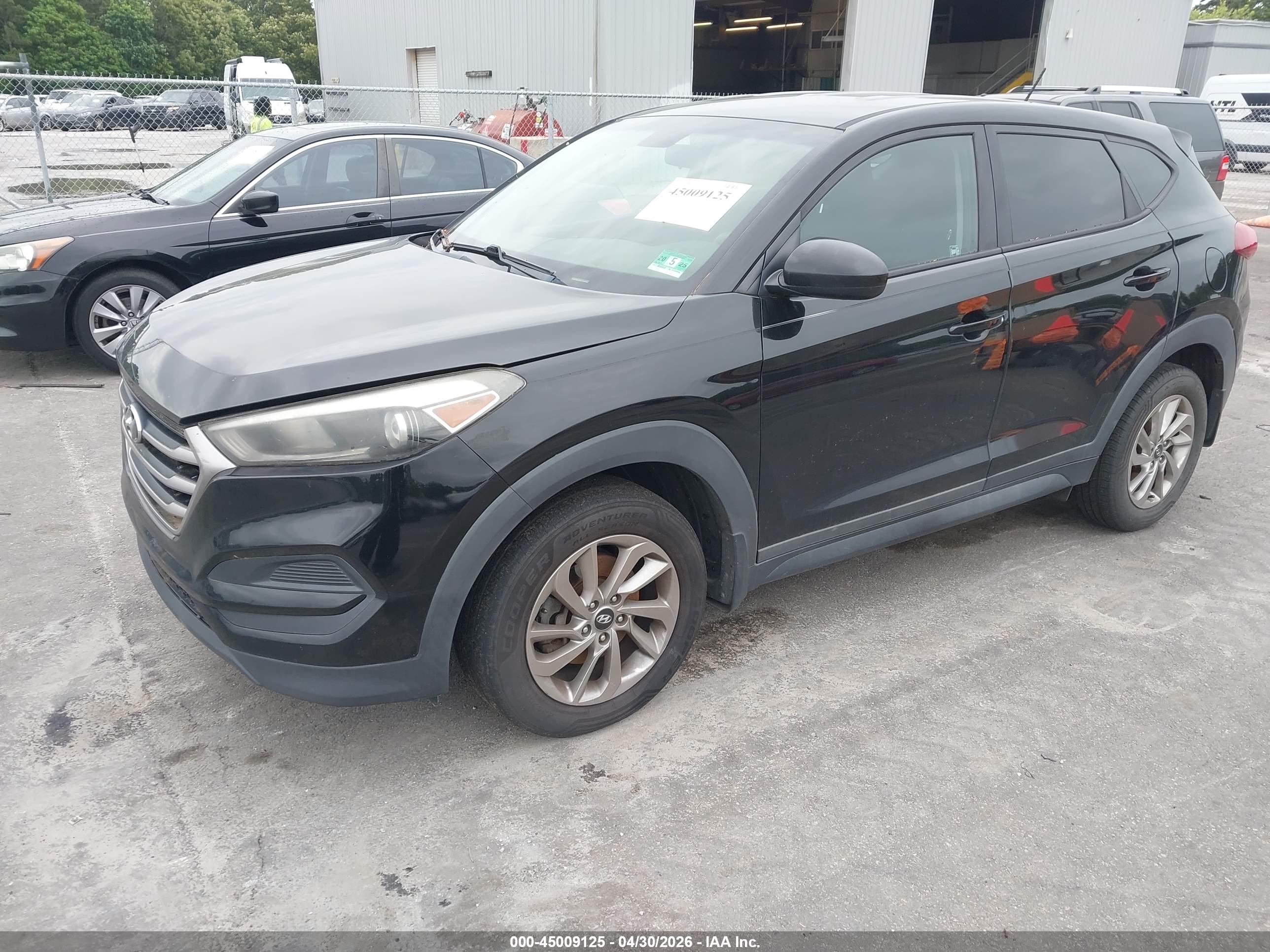 HYUNDAI TUCSON image 2