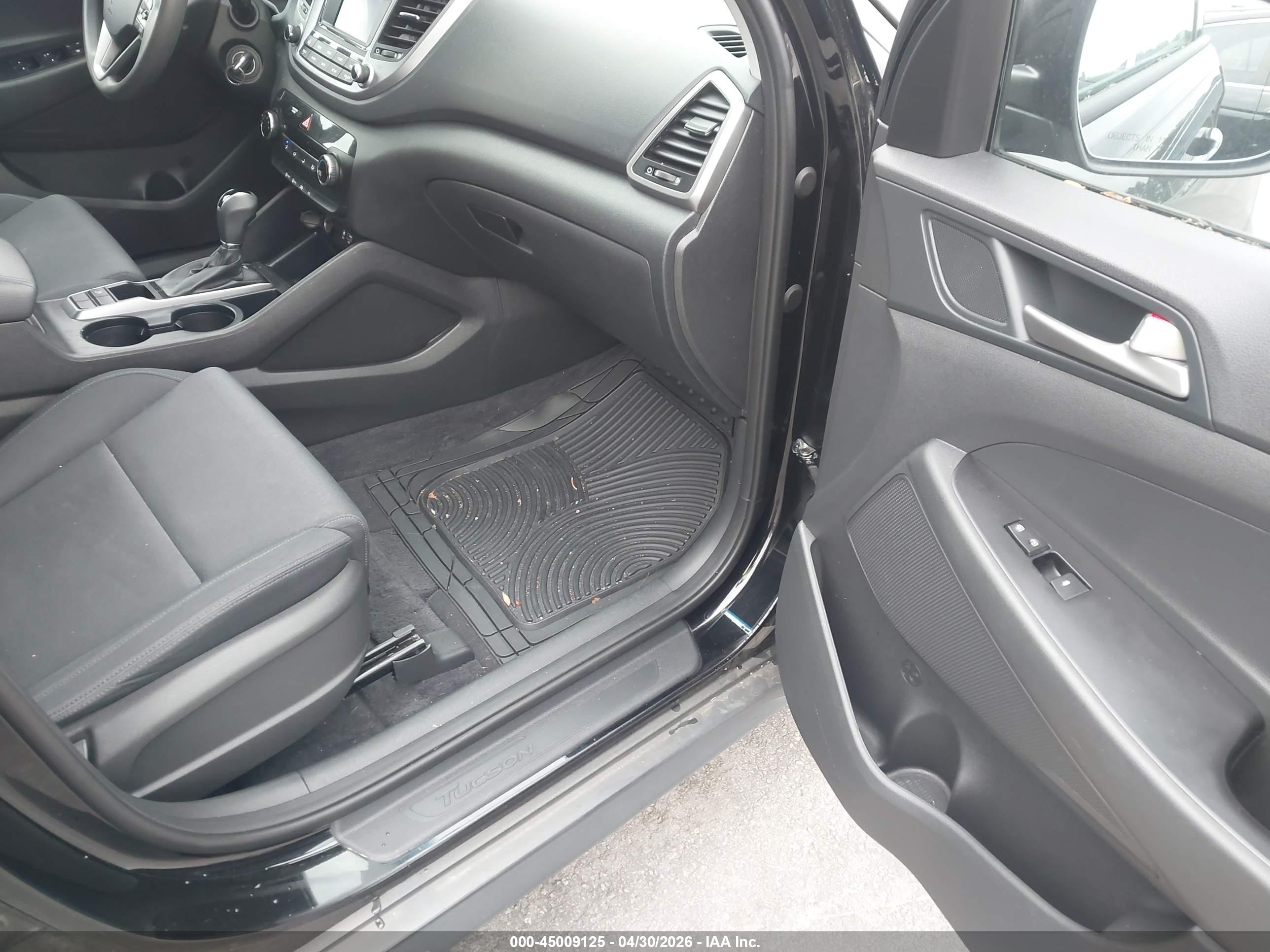 HYUNDAI TUCSON image 5