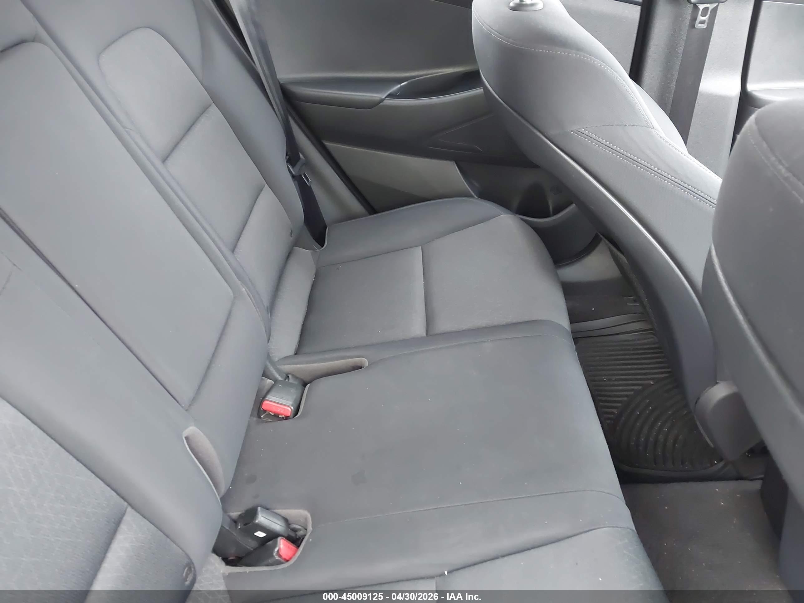 HYUNDAI TUCSON image 8