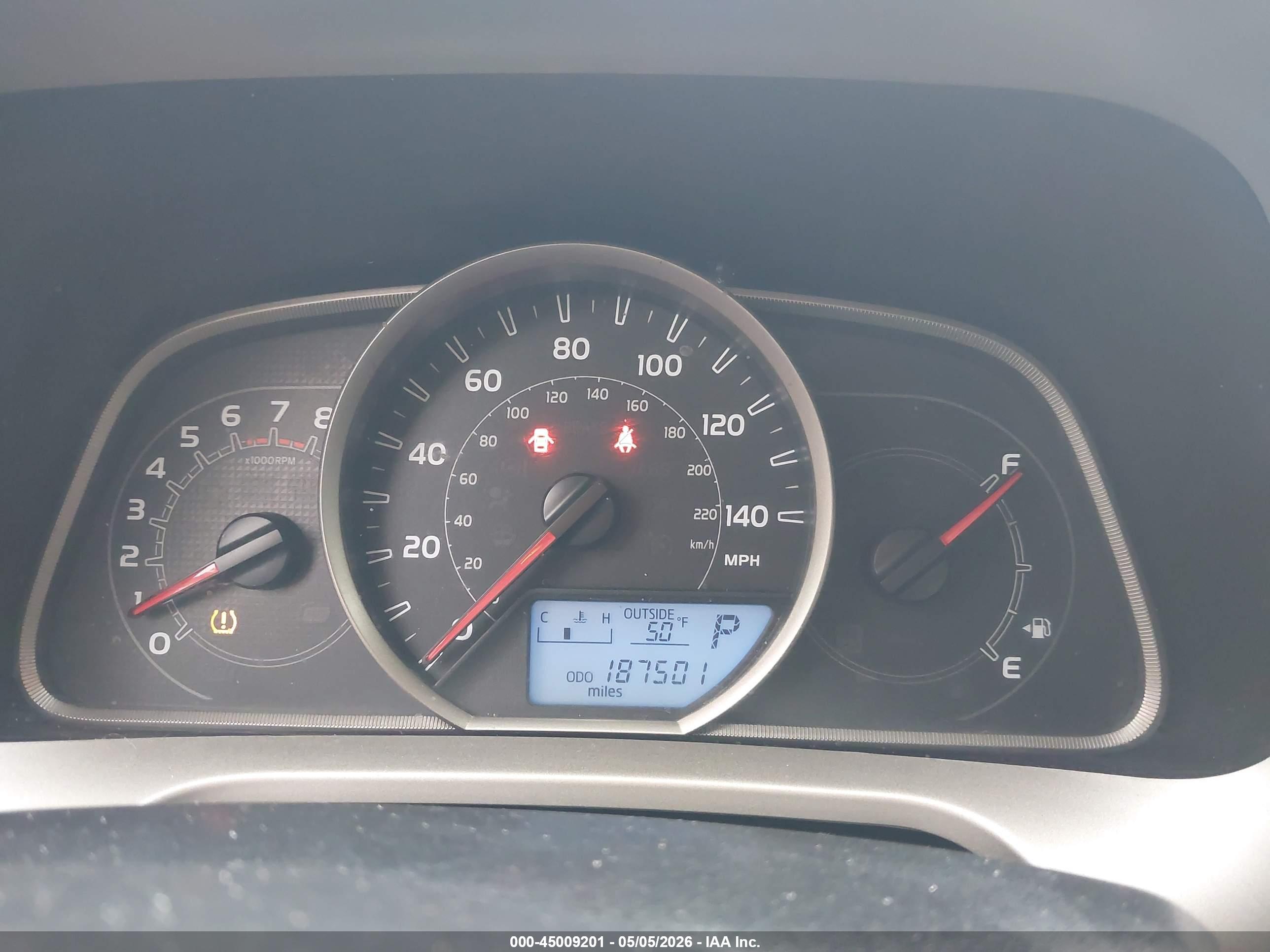 TOYOTA RAV4 image 7