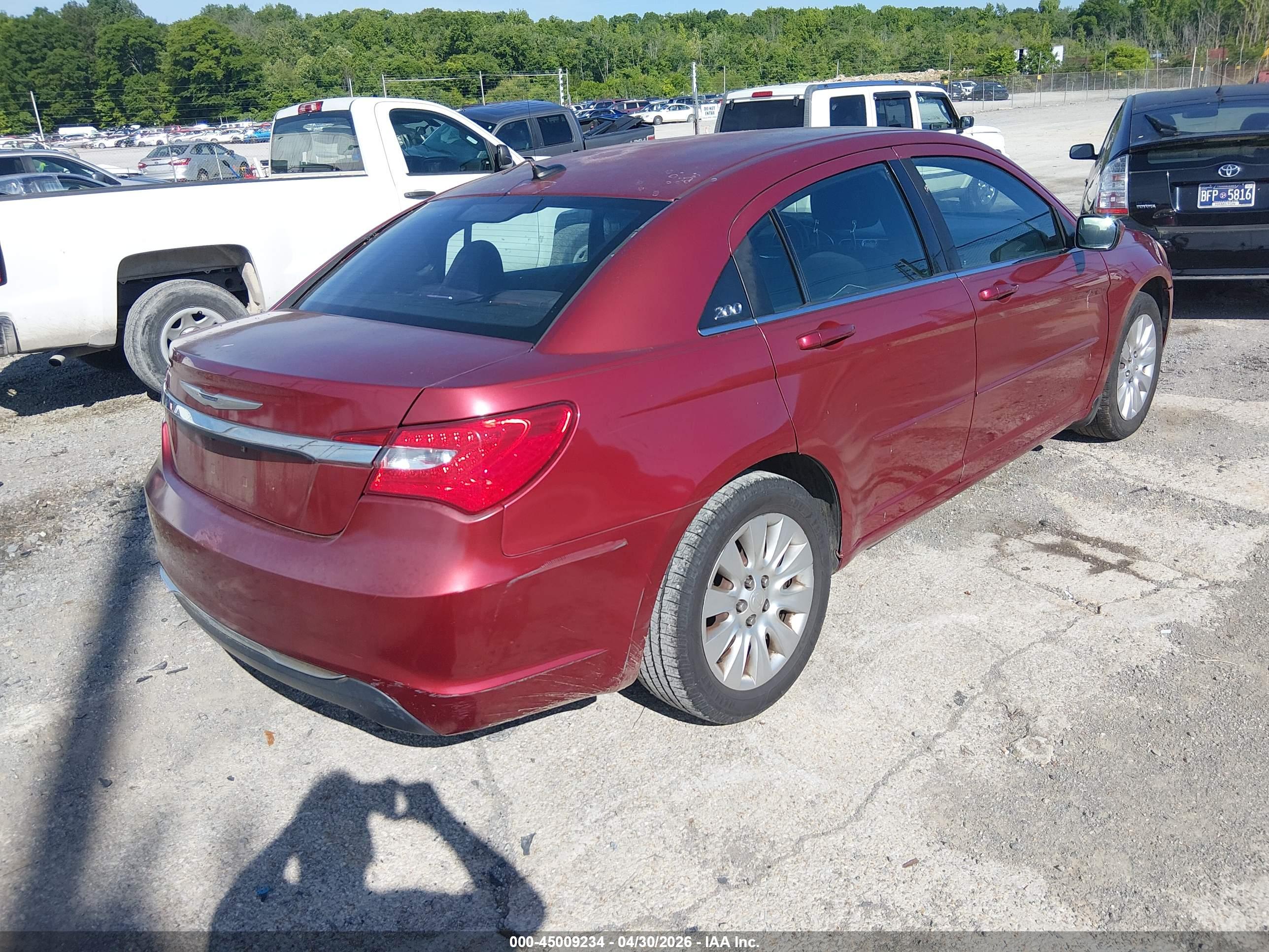 CHRYSLER 200 image 4