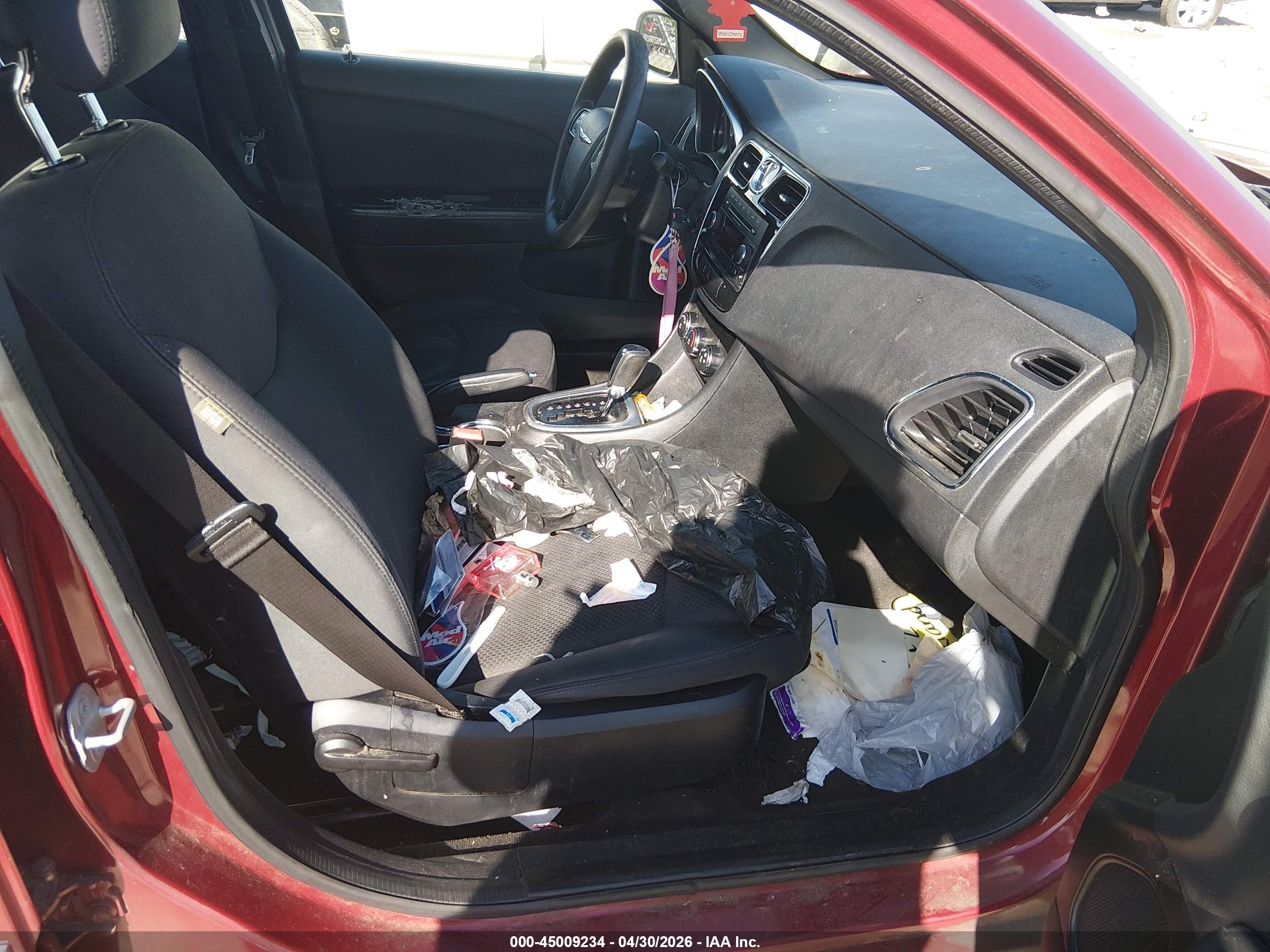 CHRYSLER 200 image 5