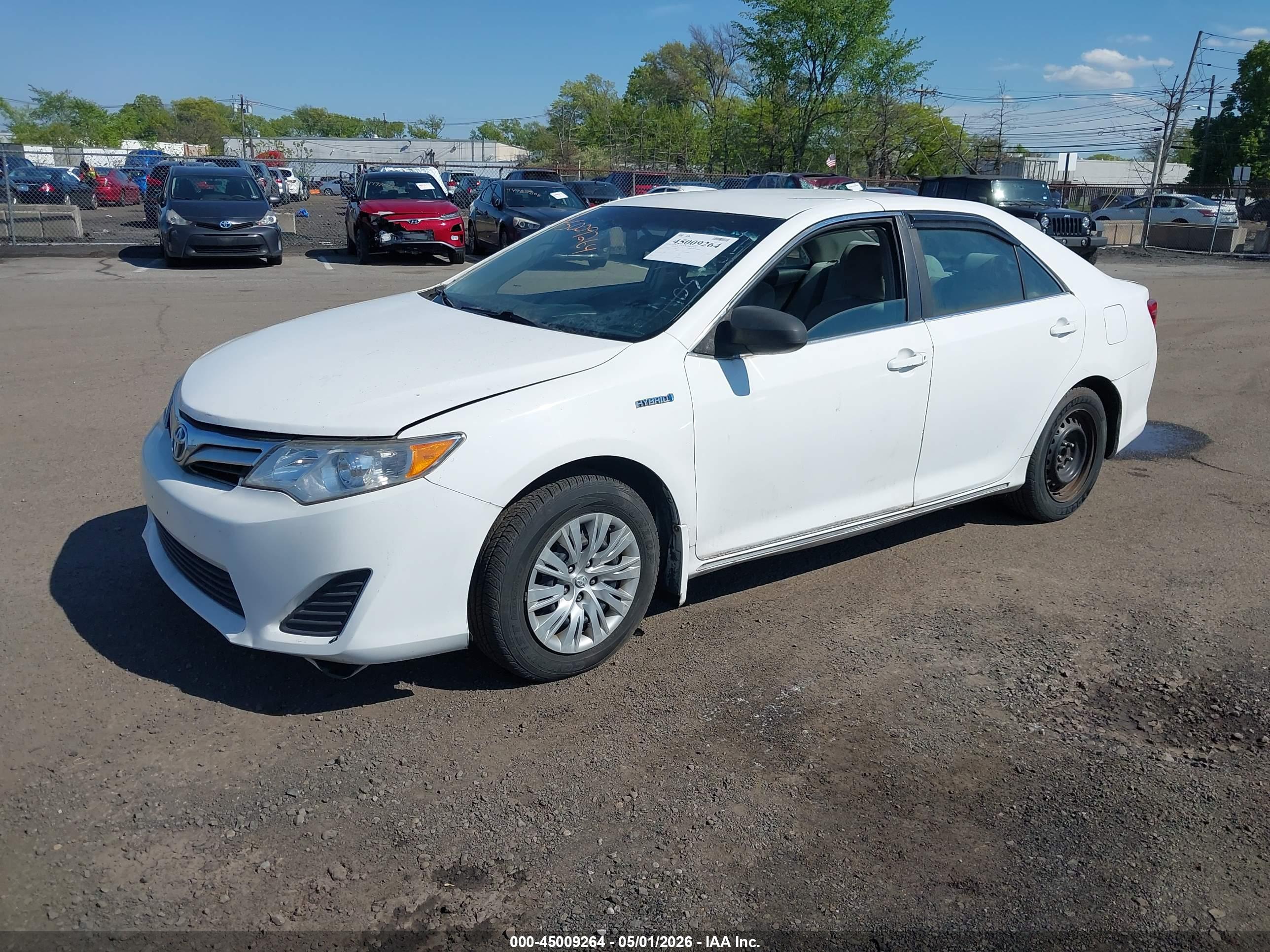 TOYOTA CAMRY image 2