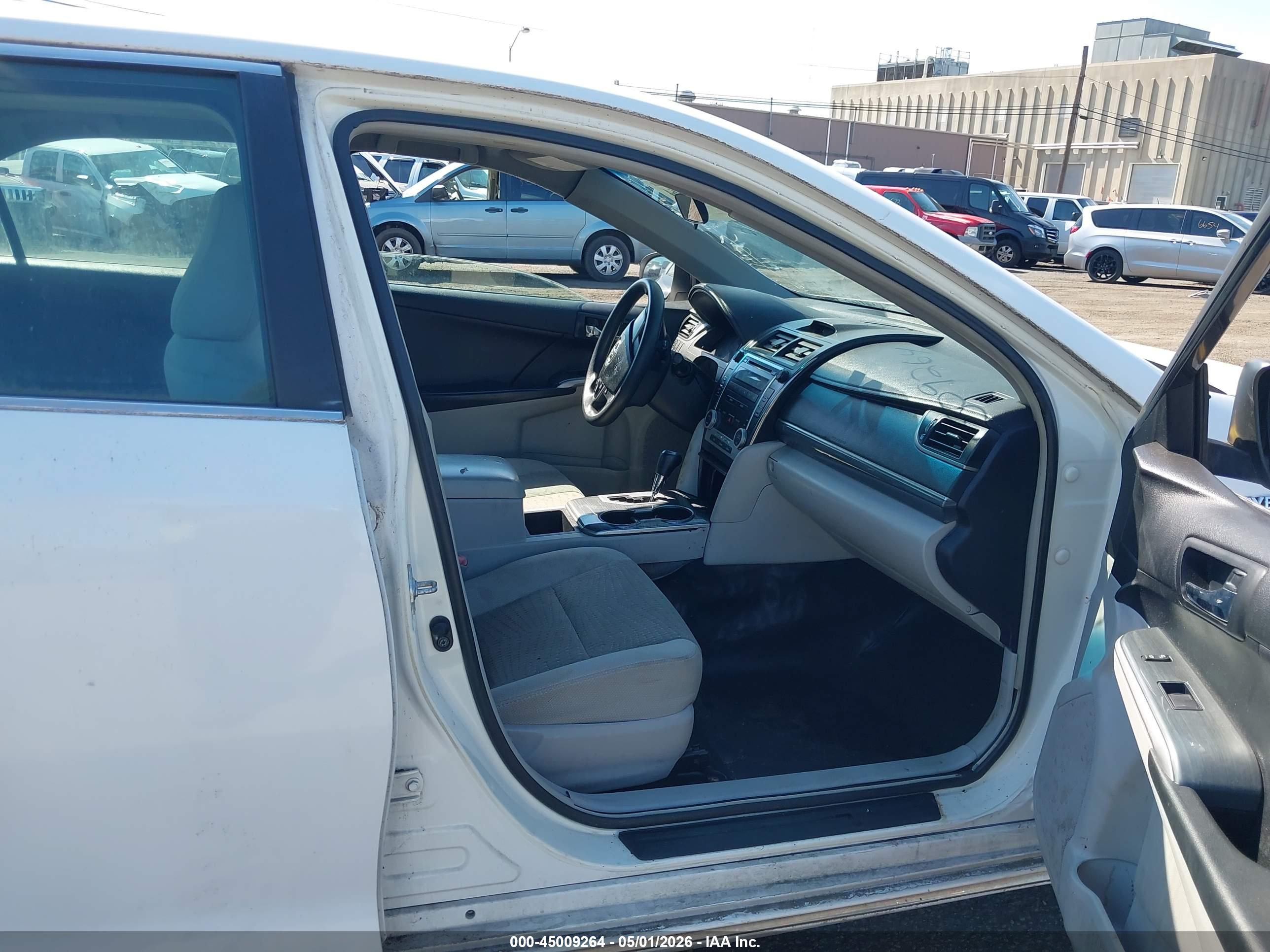 TOYOTA CAMRY image 5