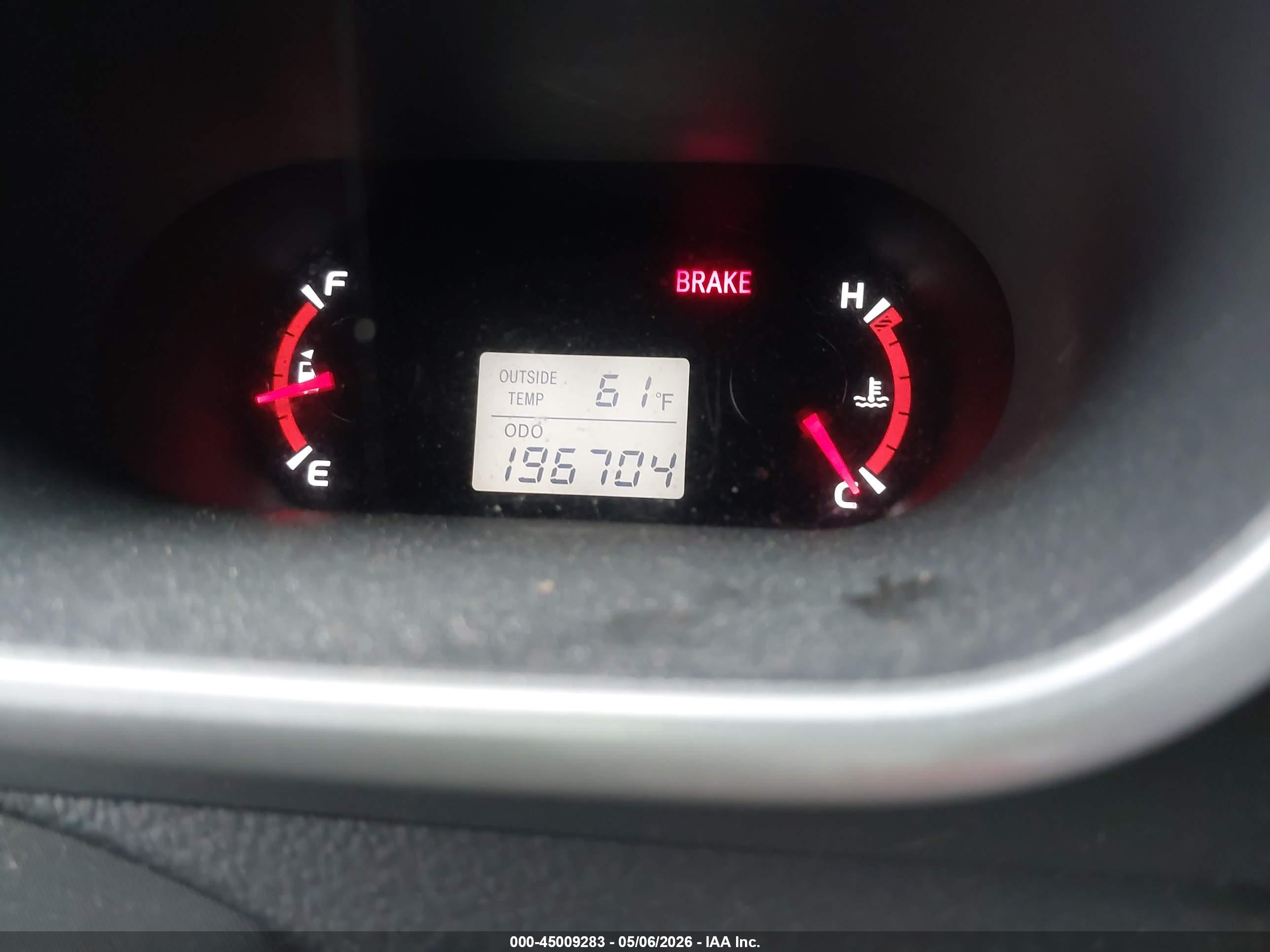 TOYOTA MATRIX image 7
