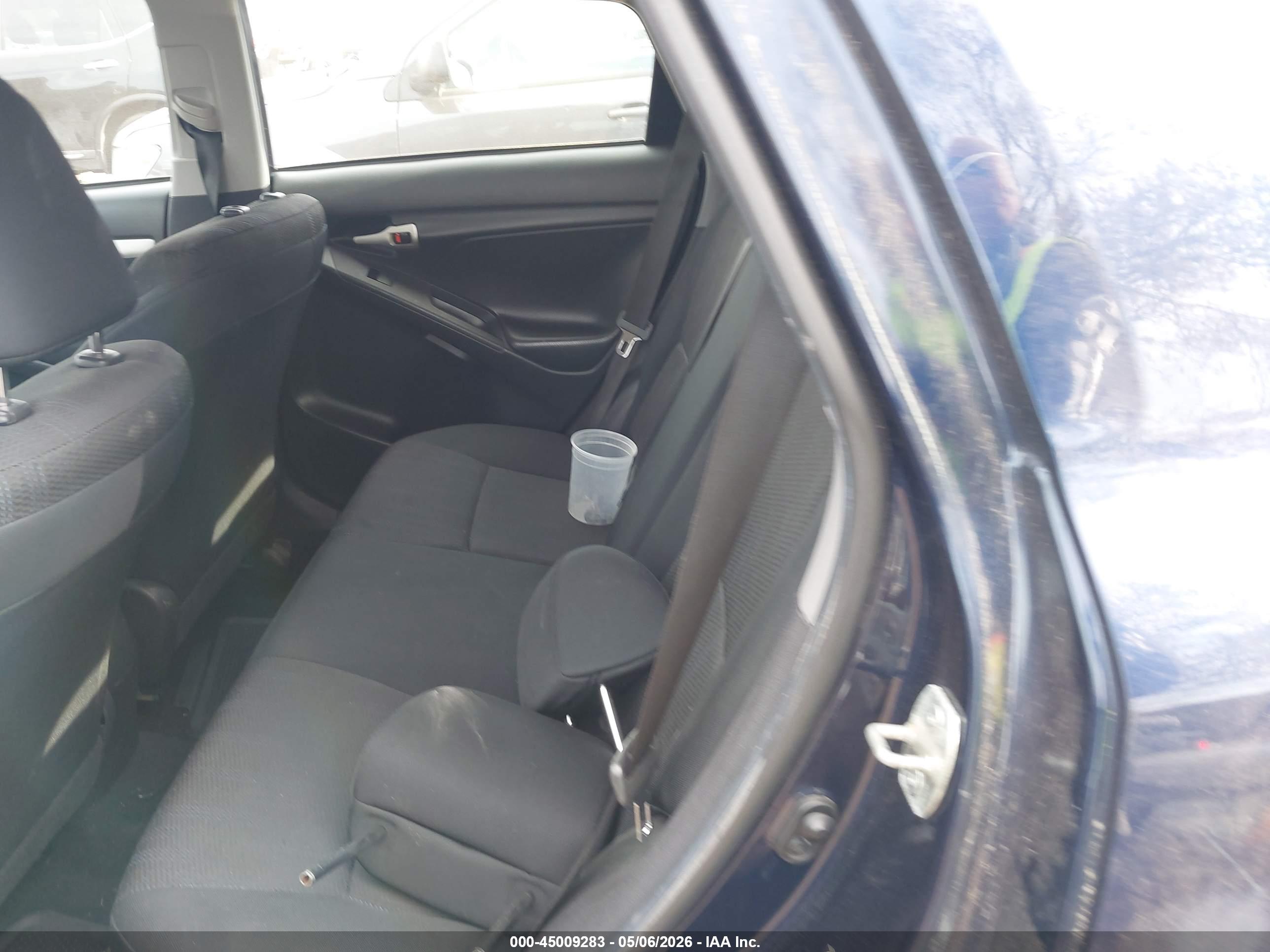 TOYOTA MATRIX image 8