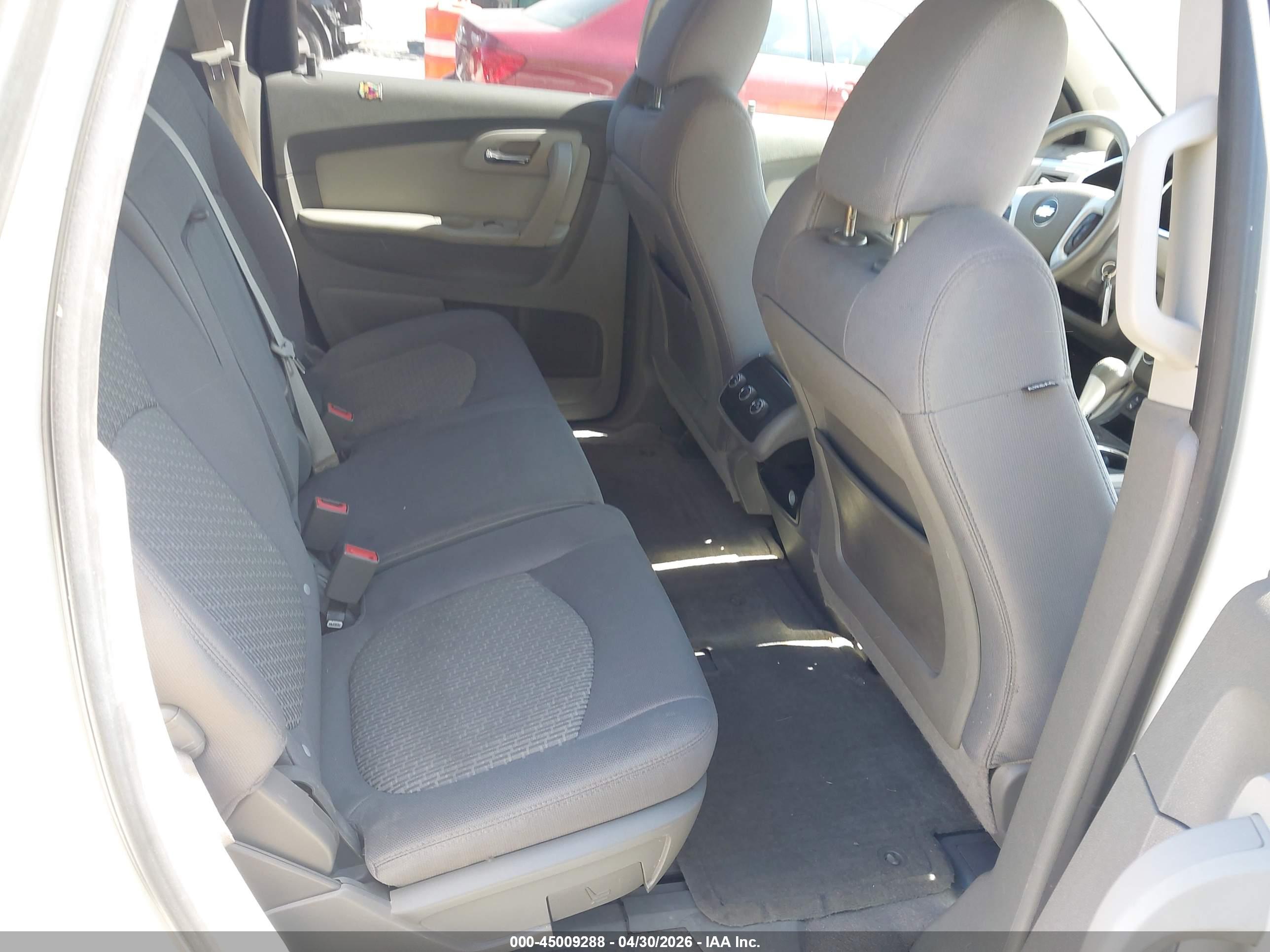 CHEVROLET TRAVERSE image 8