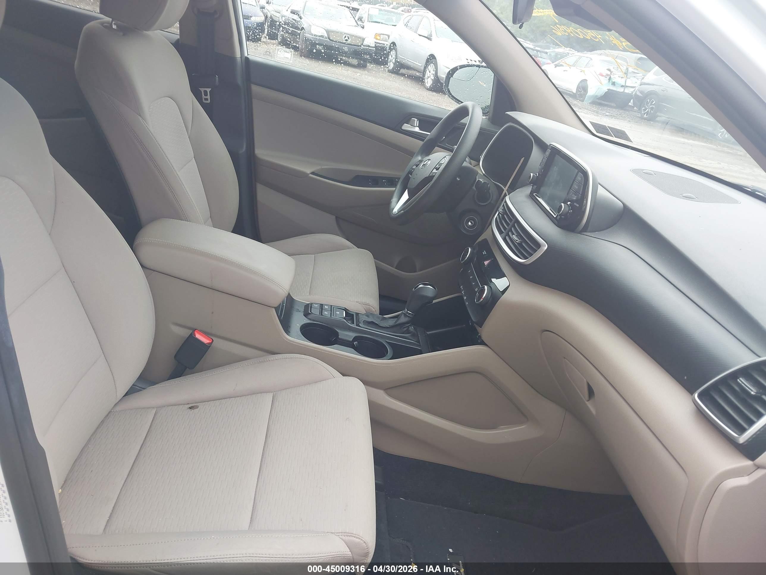 HYUNDAI TUCSON image 5