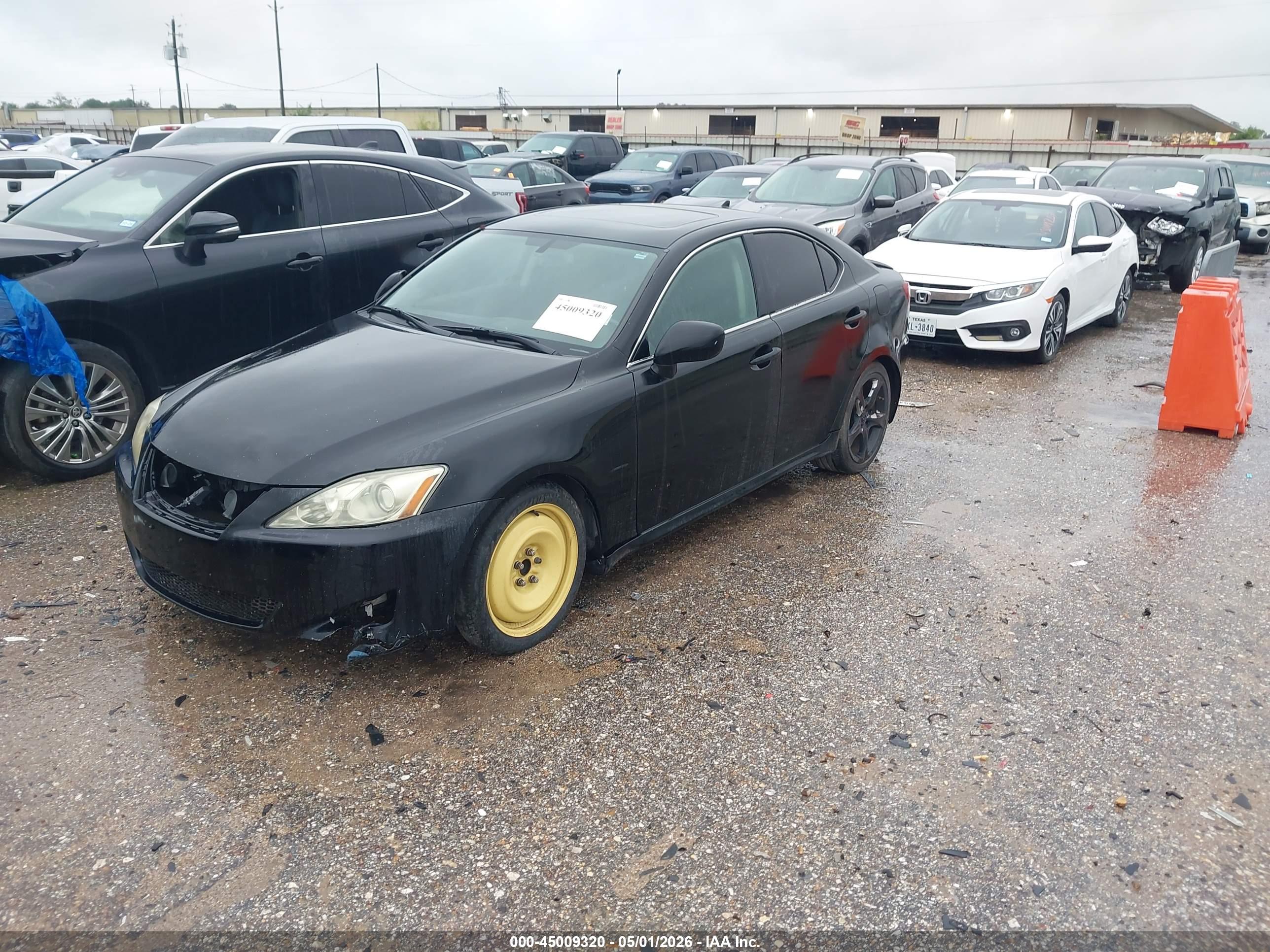LEXUS IS image 2