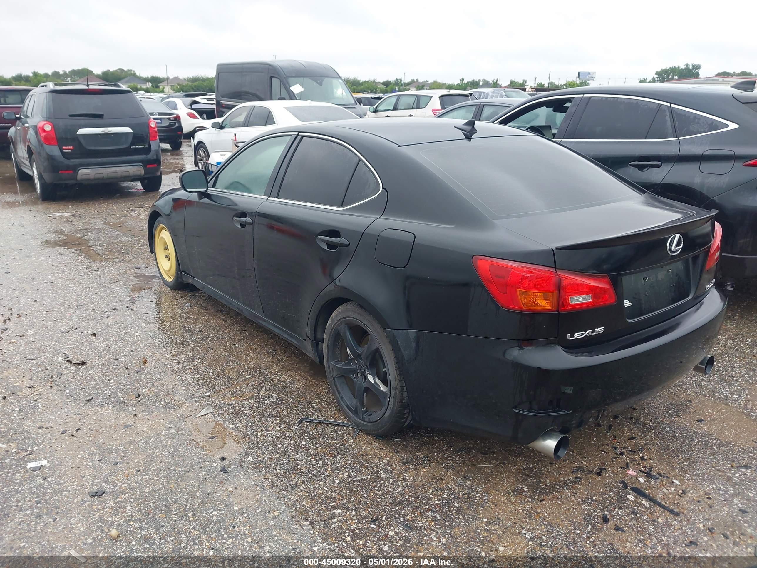 LEXUS IS image 3