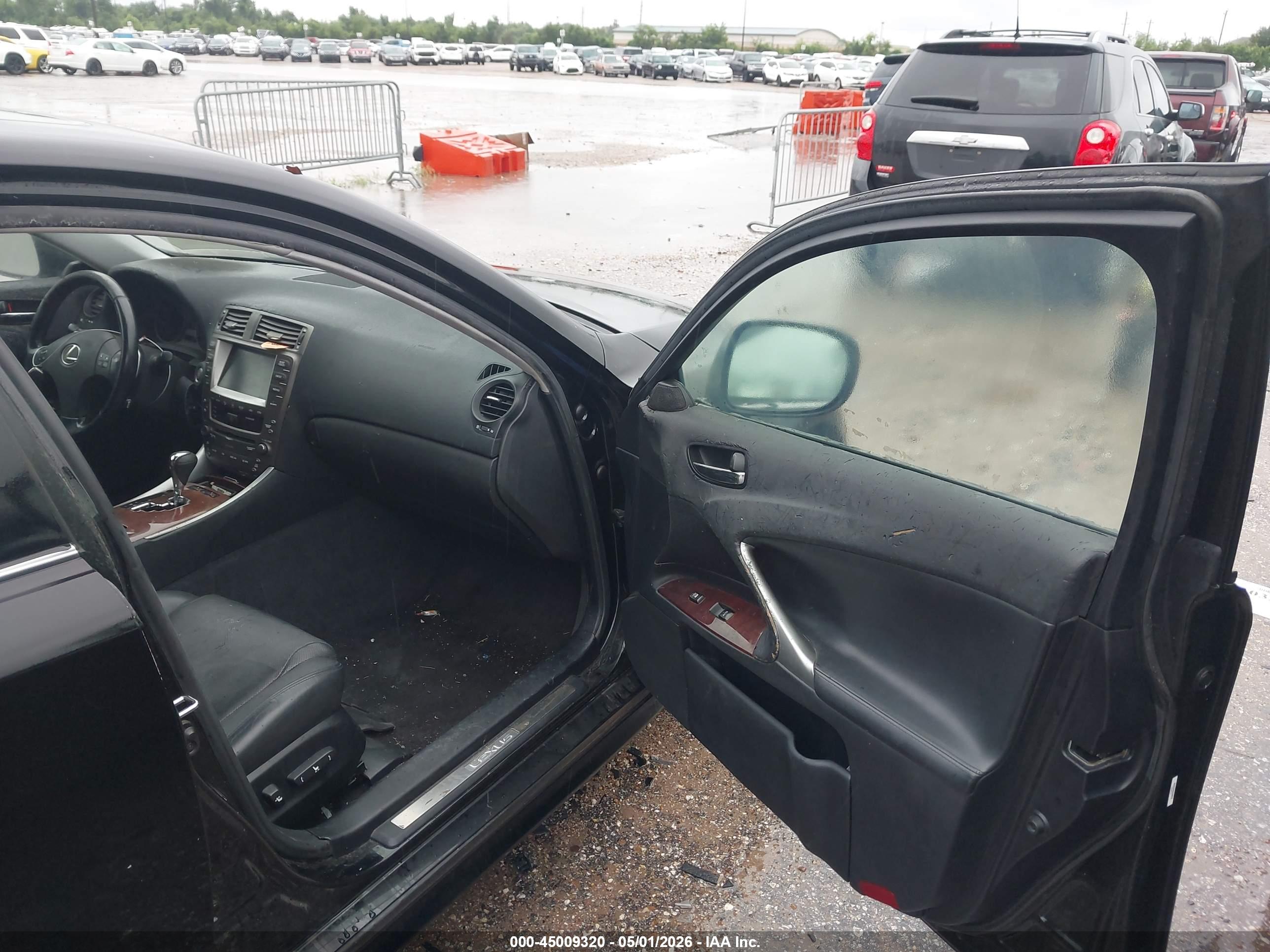 LEXUS IS image 5