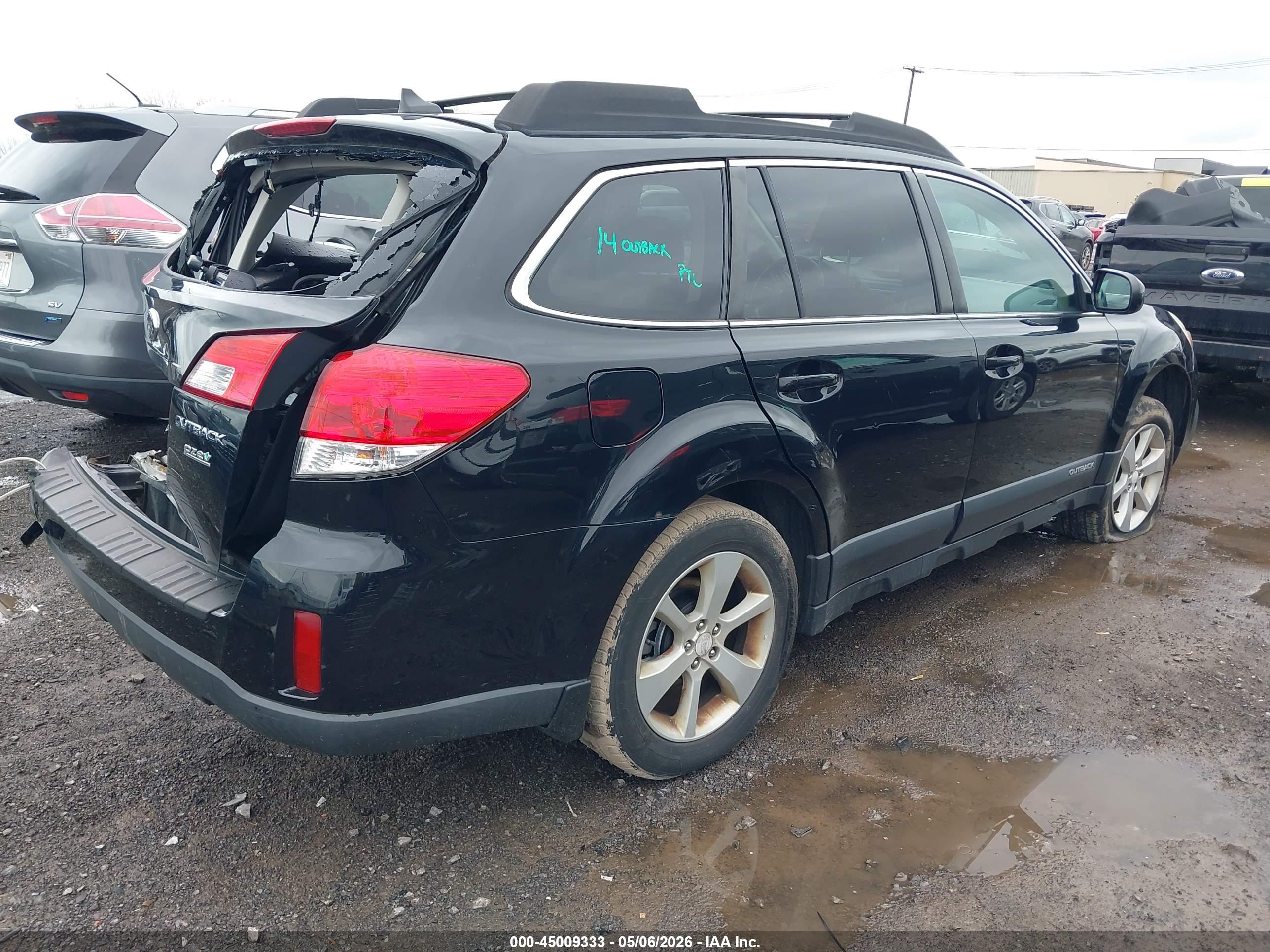 SUBARU OUTBACK image 4